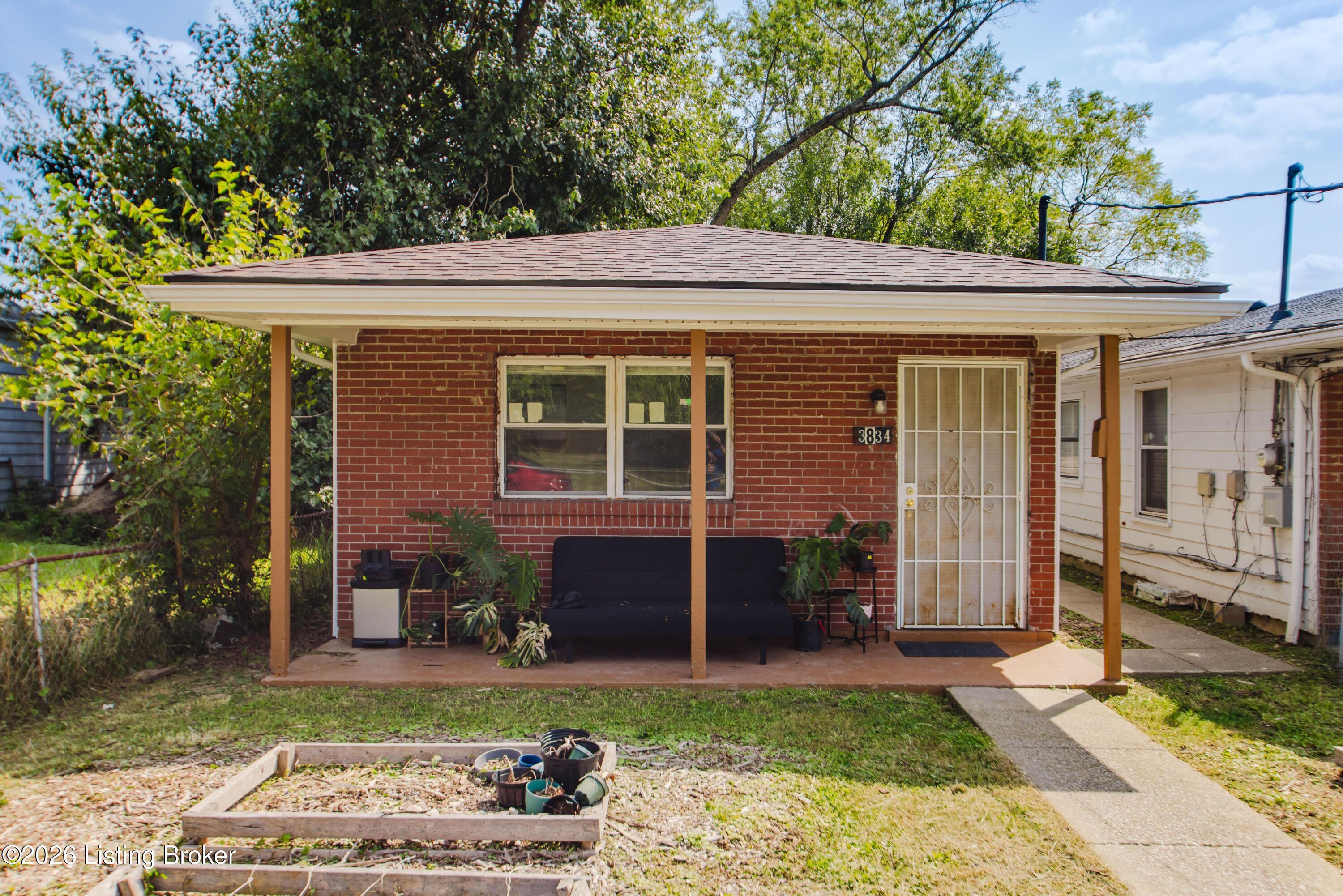 3834 Grand Ave Property Photo 1