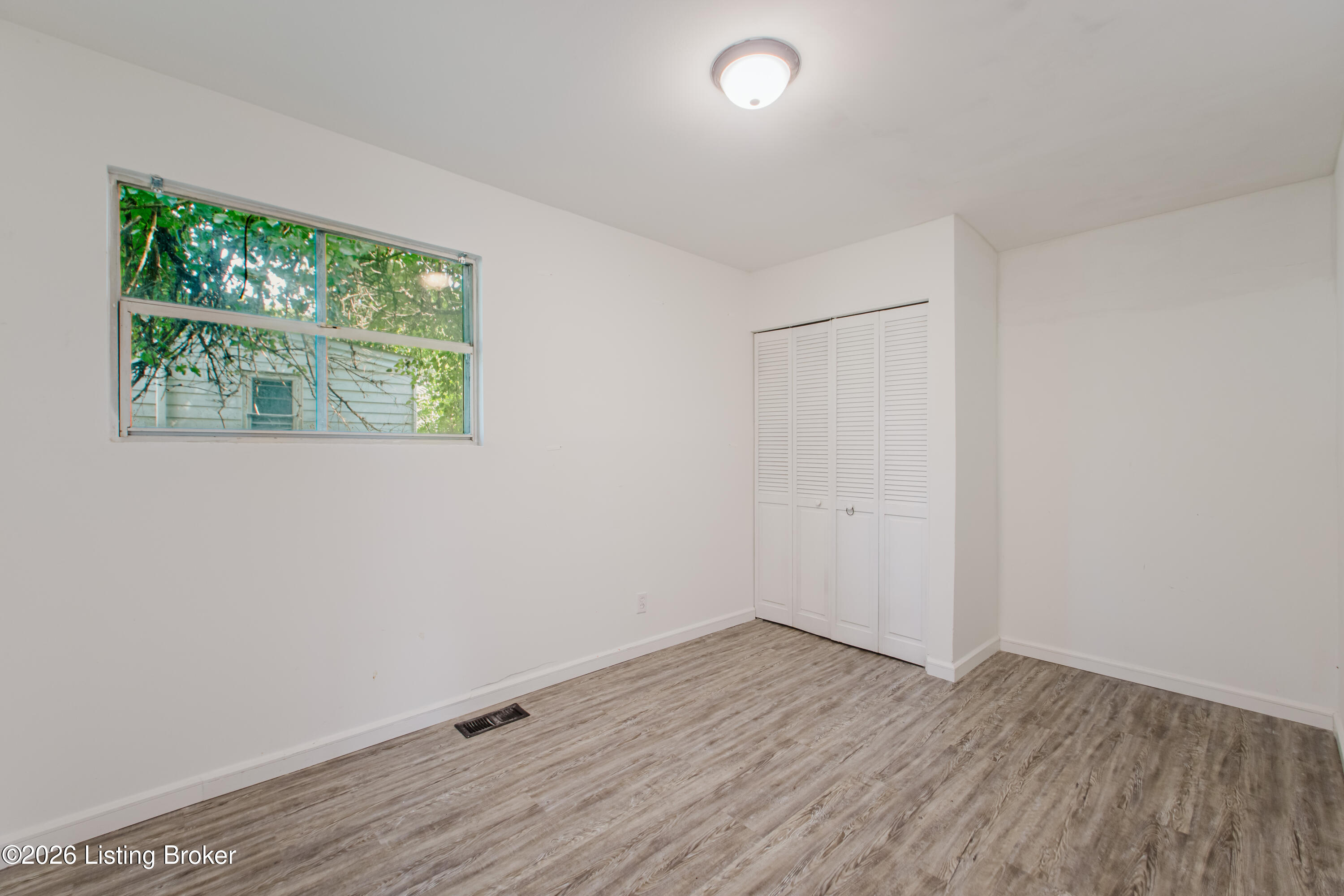 3834 Grand Ave Property Photo 5