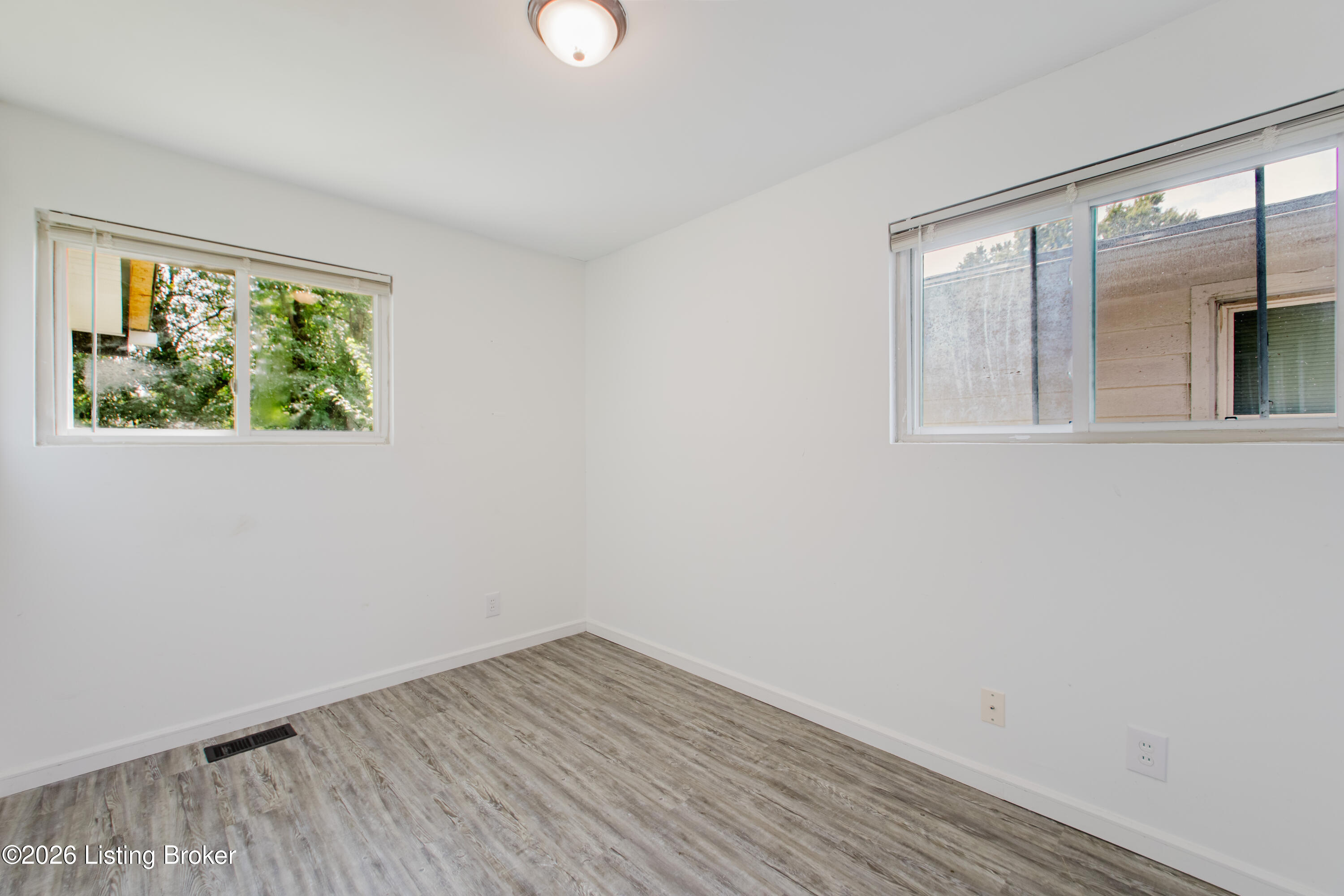 3834 Grand Ave Property Photo 6