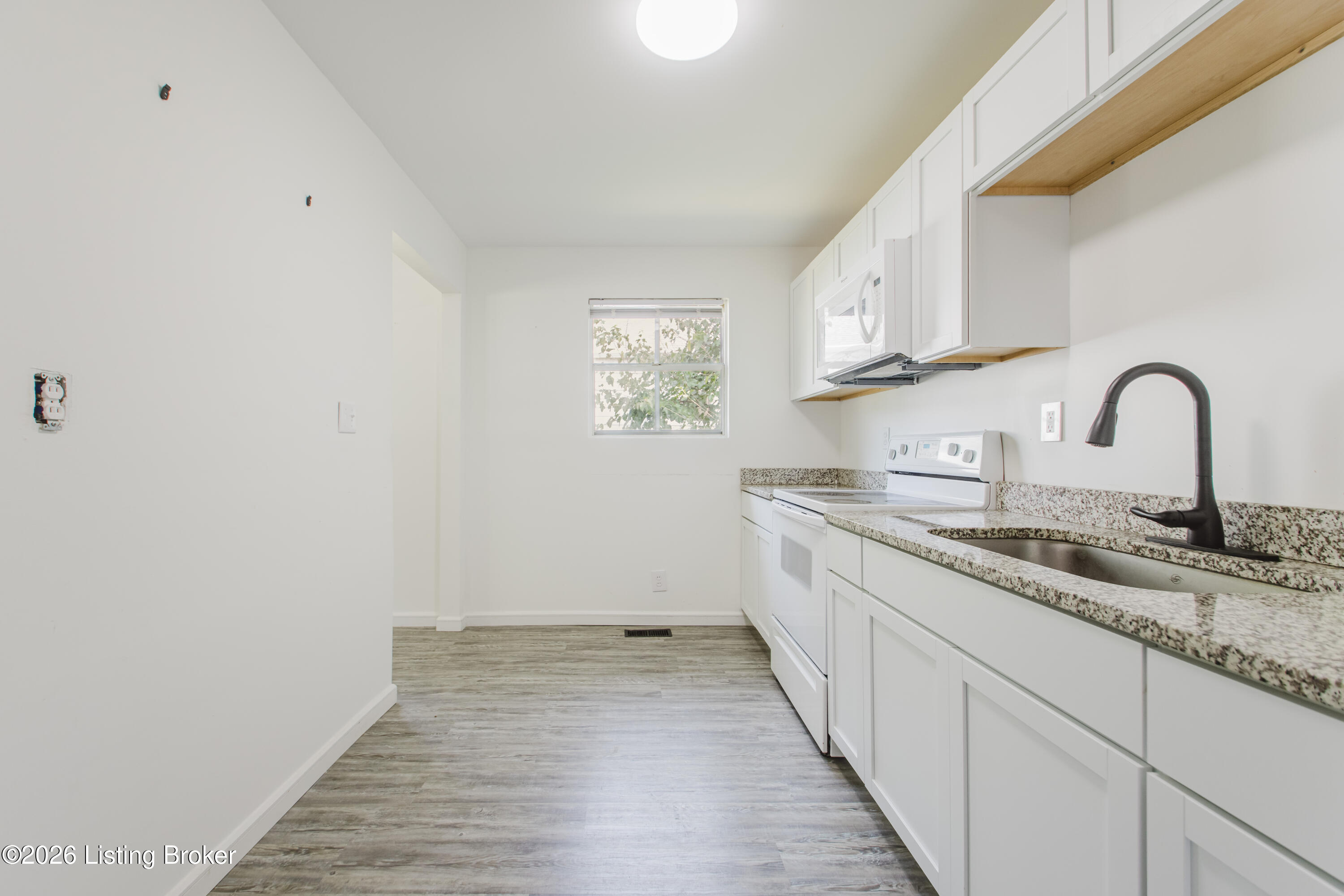 3834 Grand Ave Property Photo 12