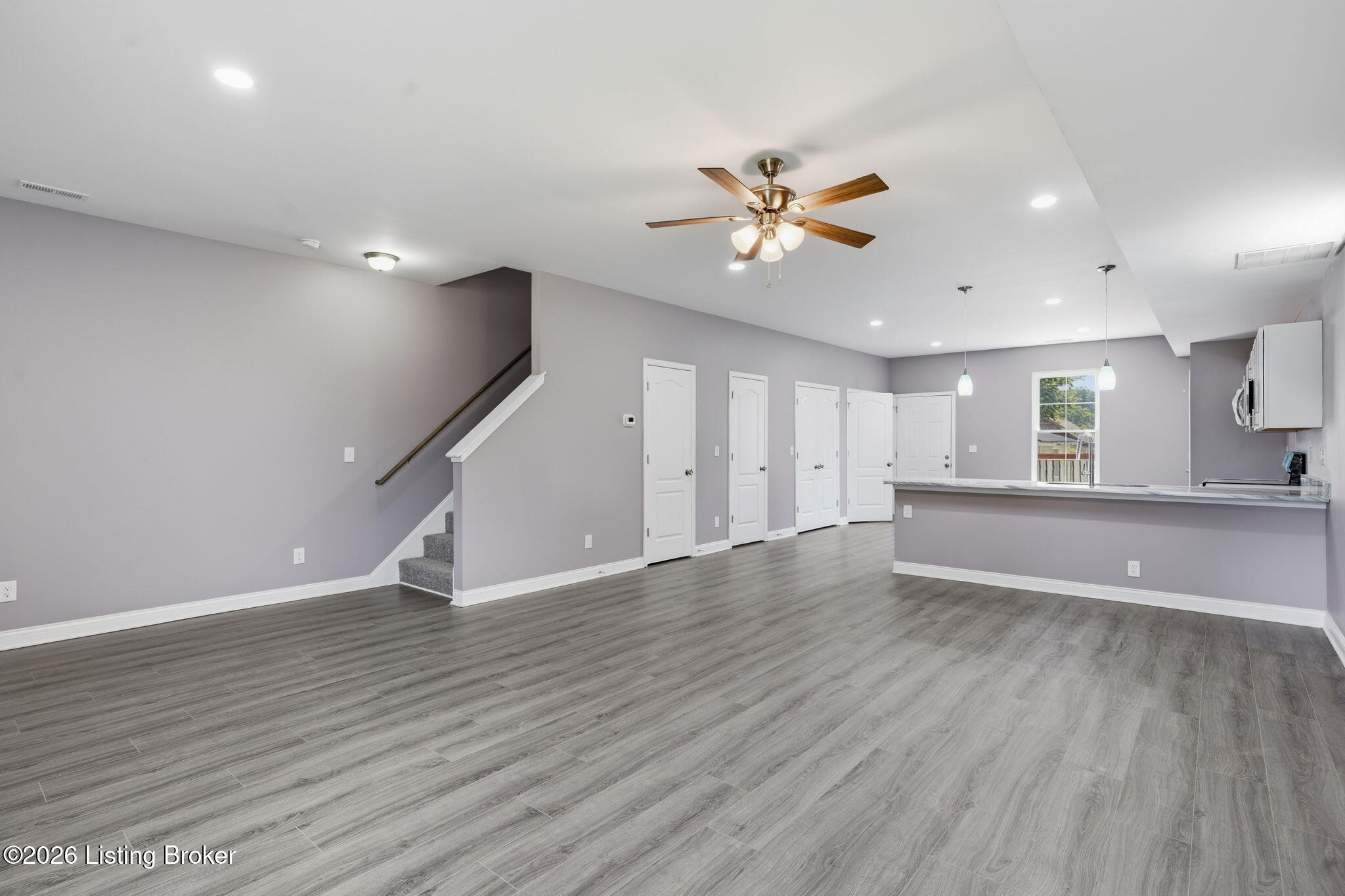 2712 Lindsay Ave Property Photo 4