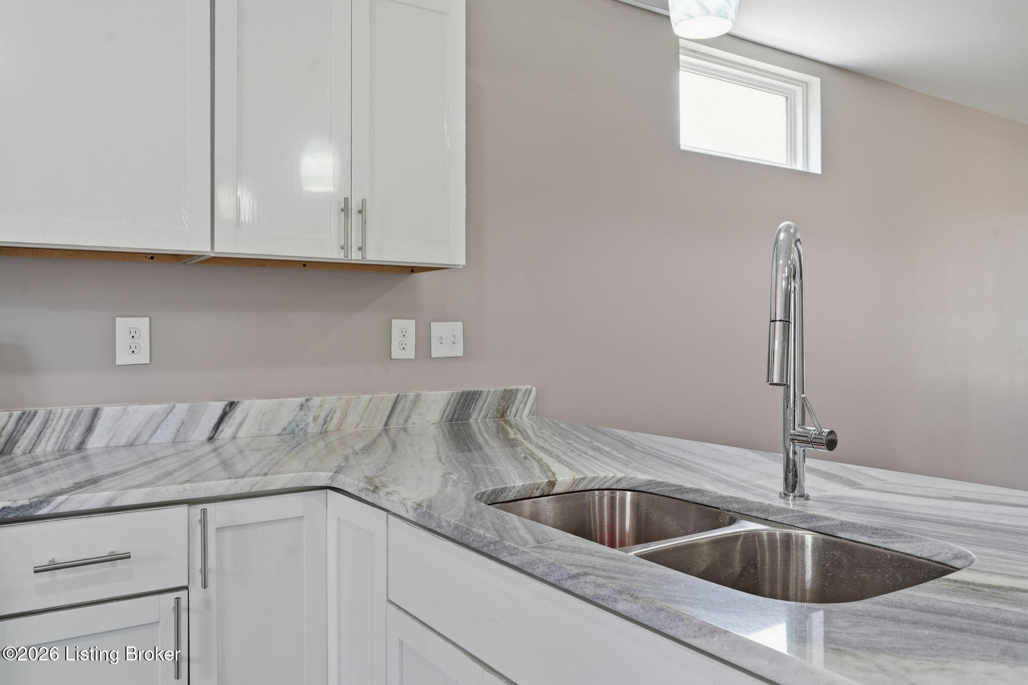 2712 Lindsay Ave Property Photo 10