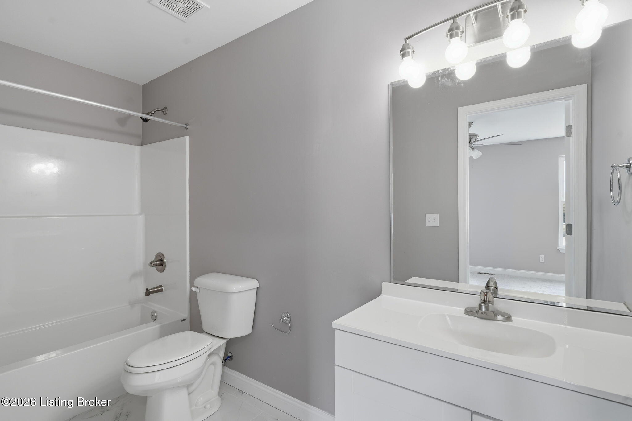 2712 Lindsay Ave Property Photo 24