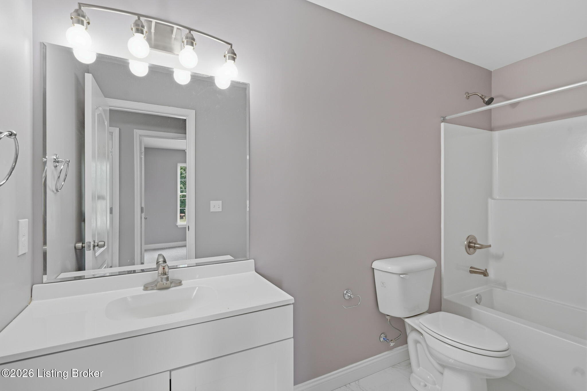 2712 Lindsay Ave Property Photo 30