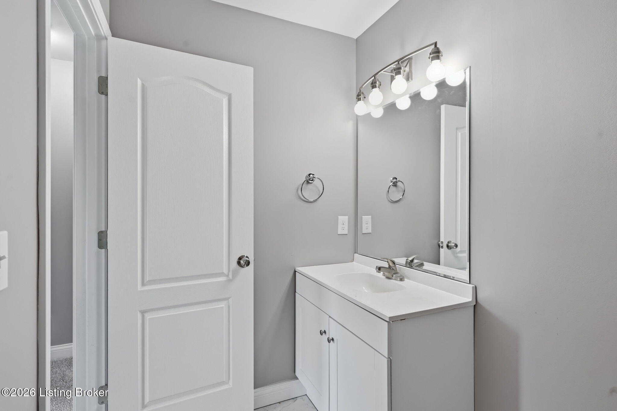2712 Lindsay Ave Property Photo 31