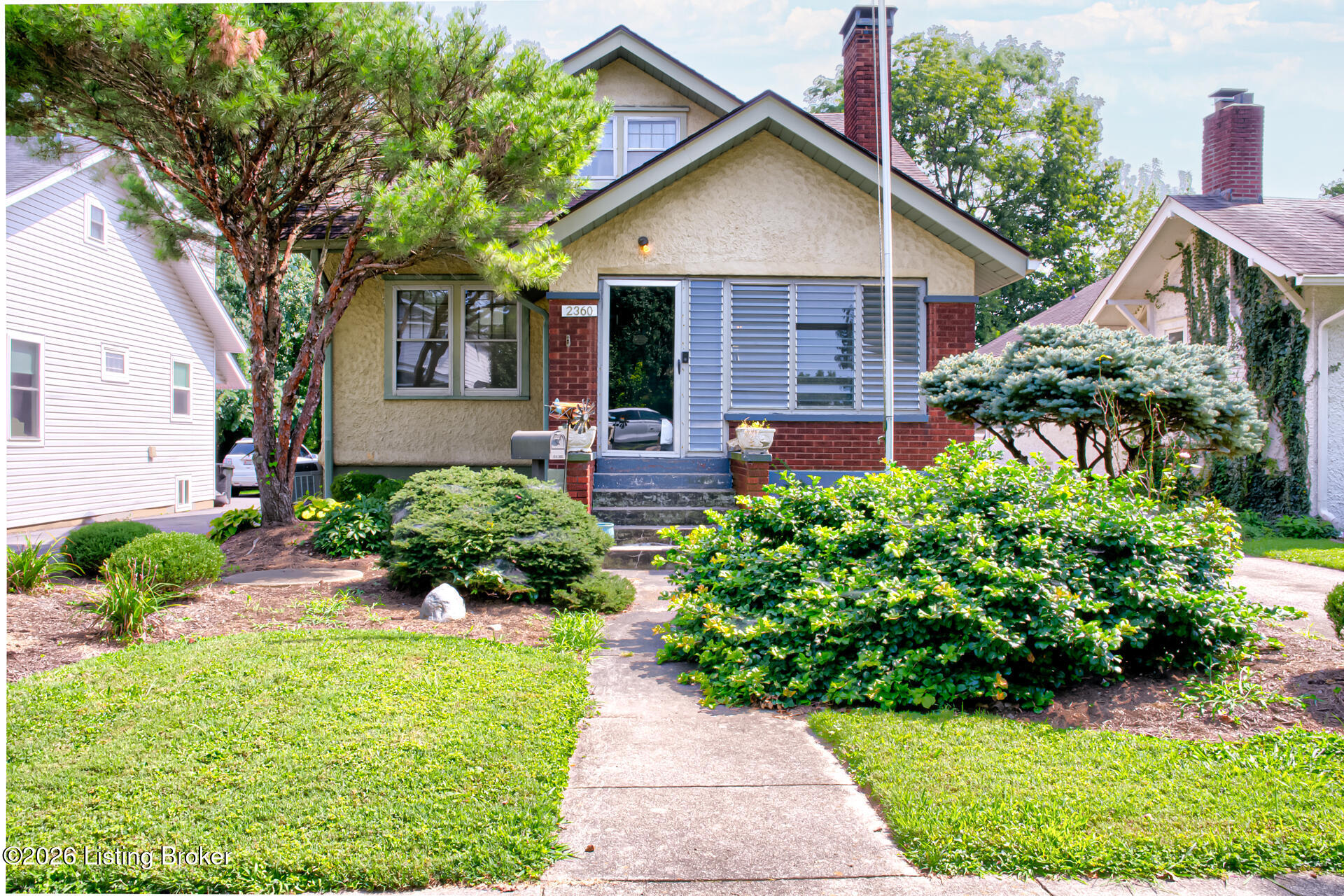 2360 Hawthorne Ave Property Photo 3