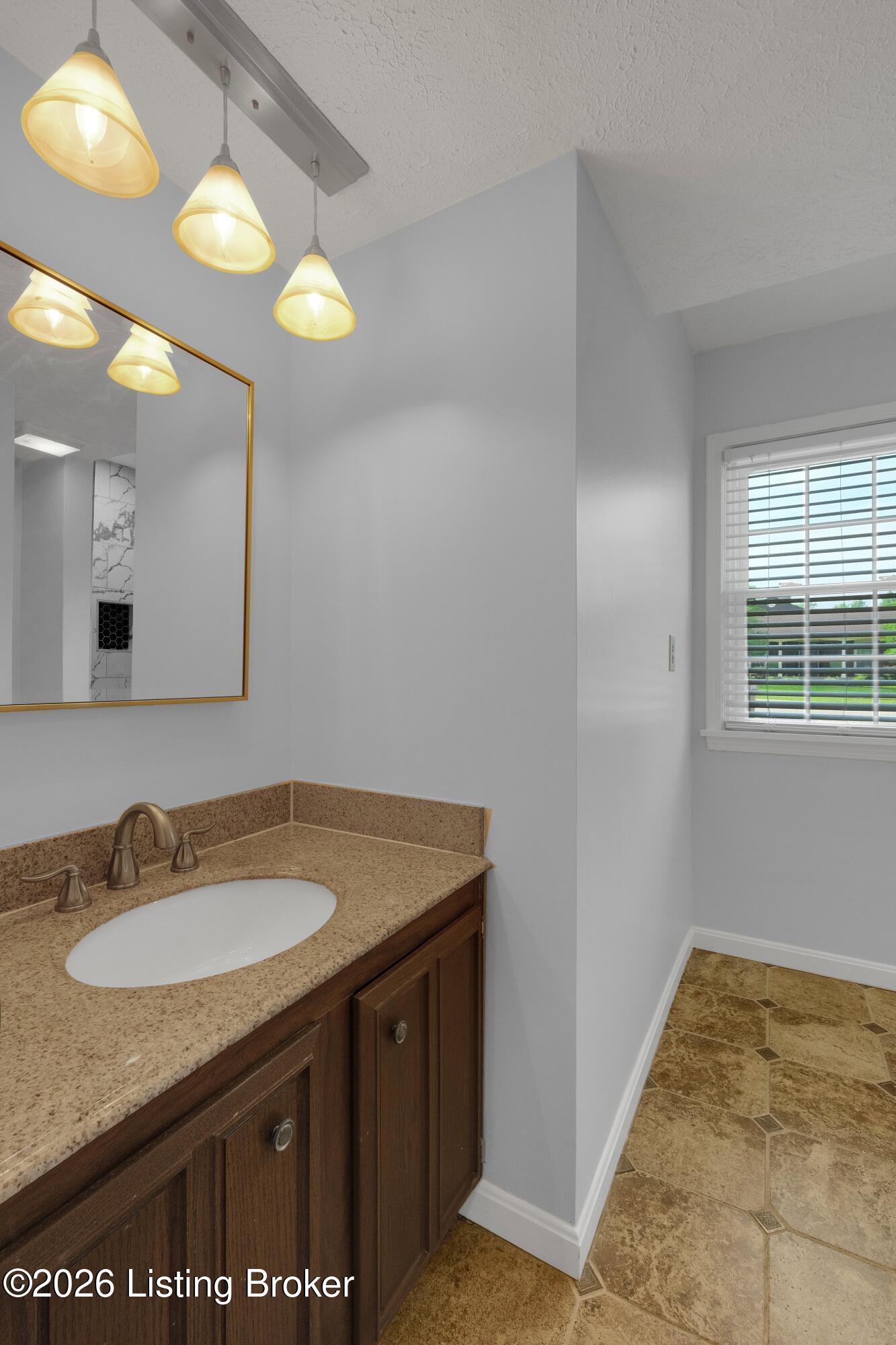 8605 Amerivan Dr Property Photo 23