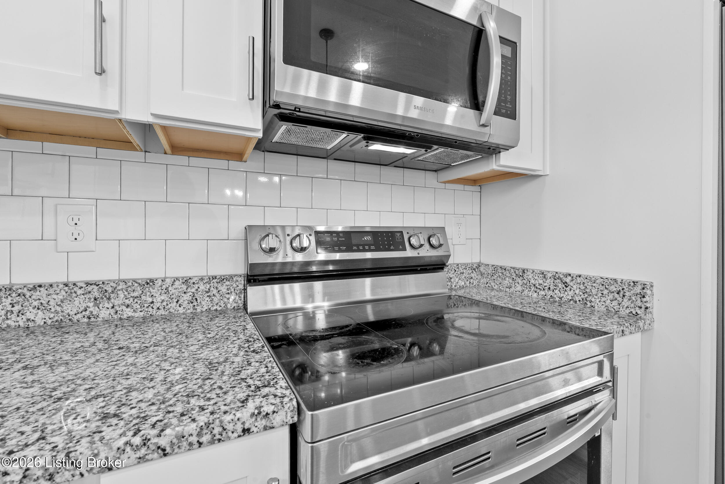 99 Roosevelt Ct Property Photo 13