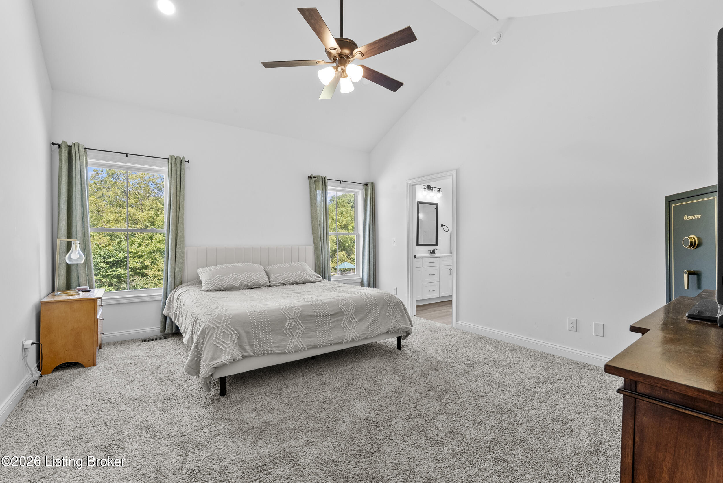 99 Roosevelt Ct Property Photo 14