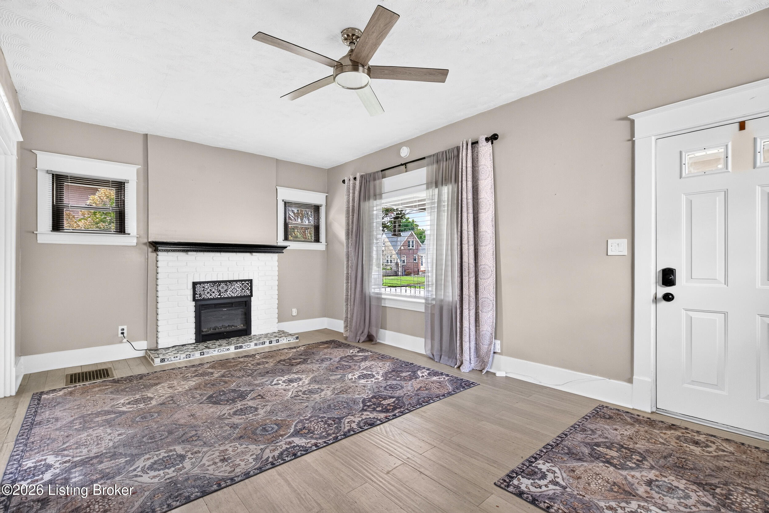 4509 Meridale Ave Property Photo 11