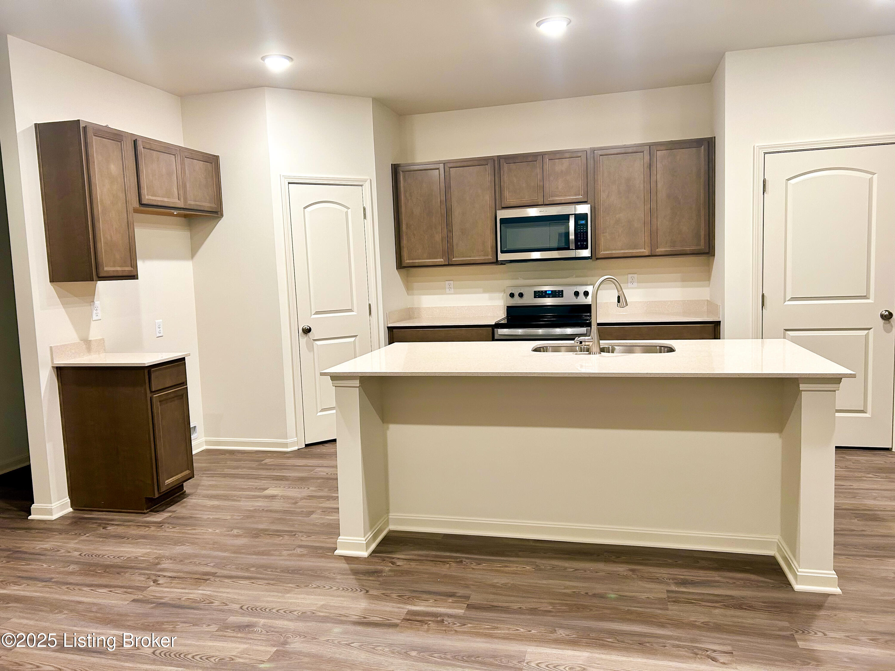 6509 Fair Ridge Ln Property Photo 3