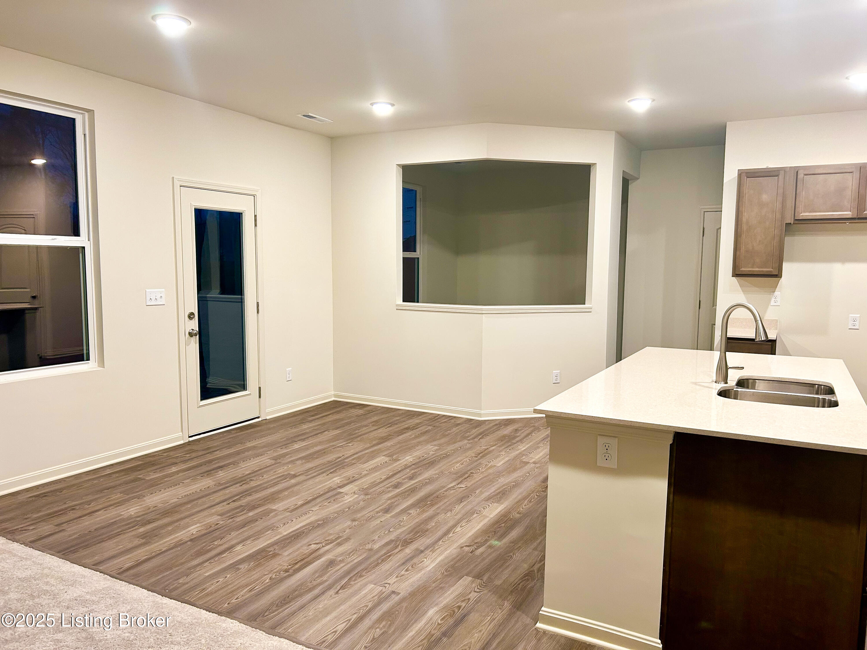 6509 Fair Ridge Ln Property Photo 4