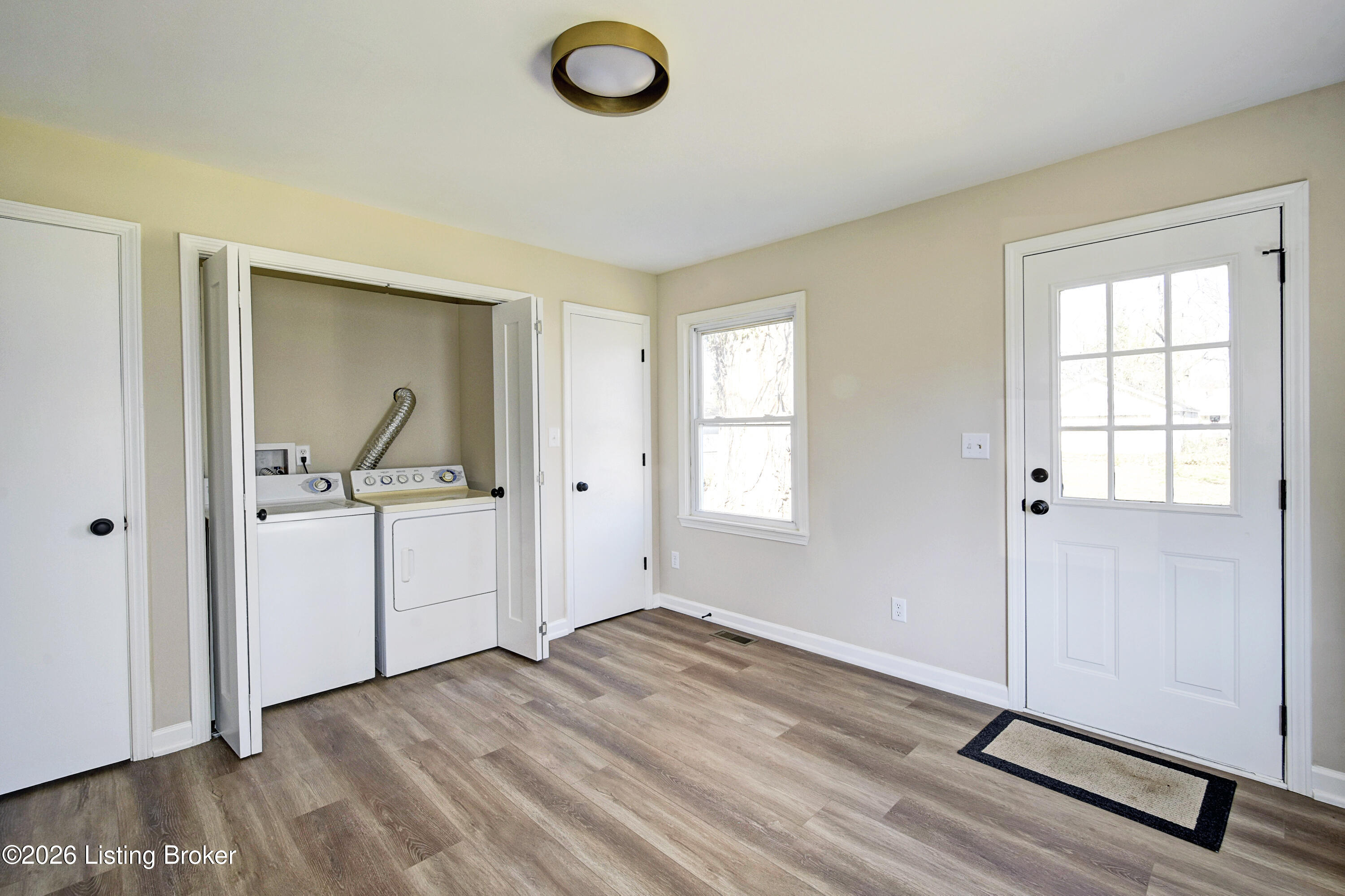 2731 Fleming Ave Property Photo 10