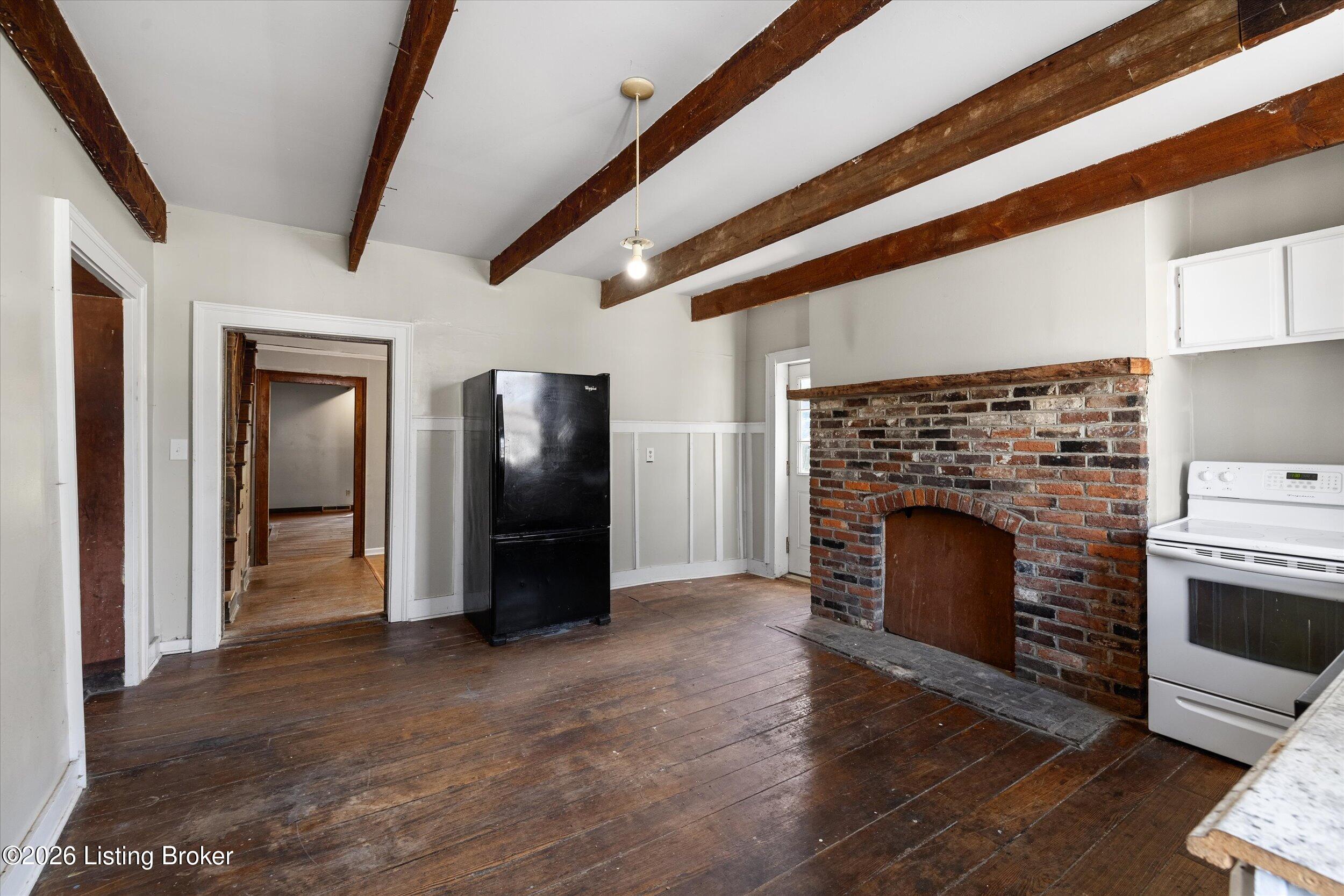 236 Lexington St Property Photo 11