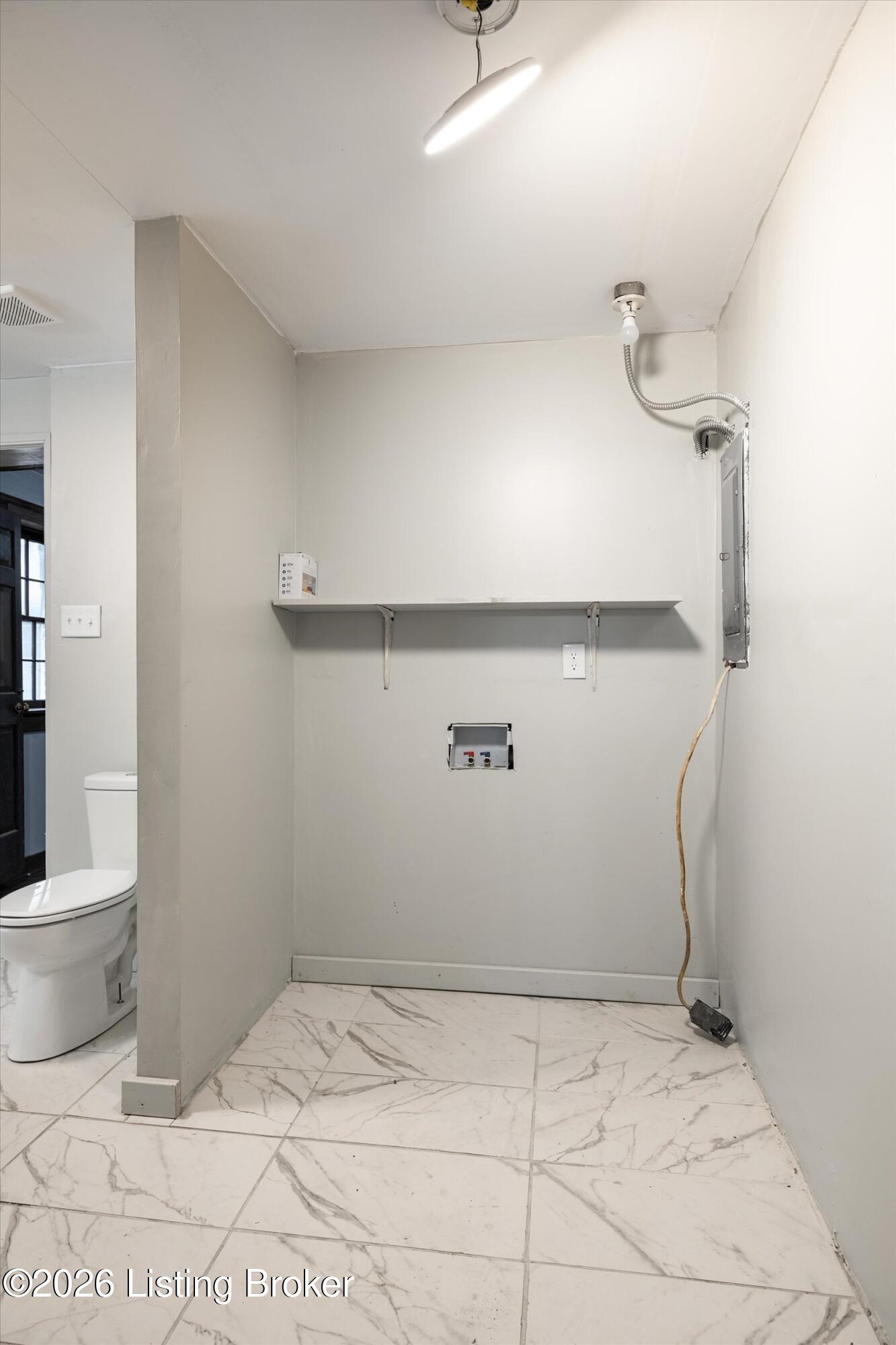 236 Lexington St Property Photo 27