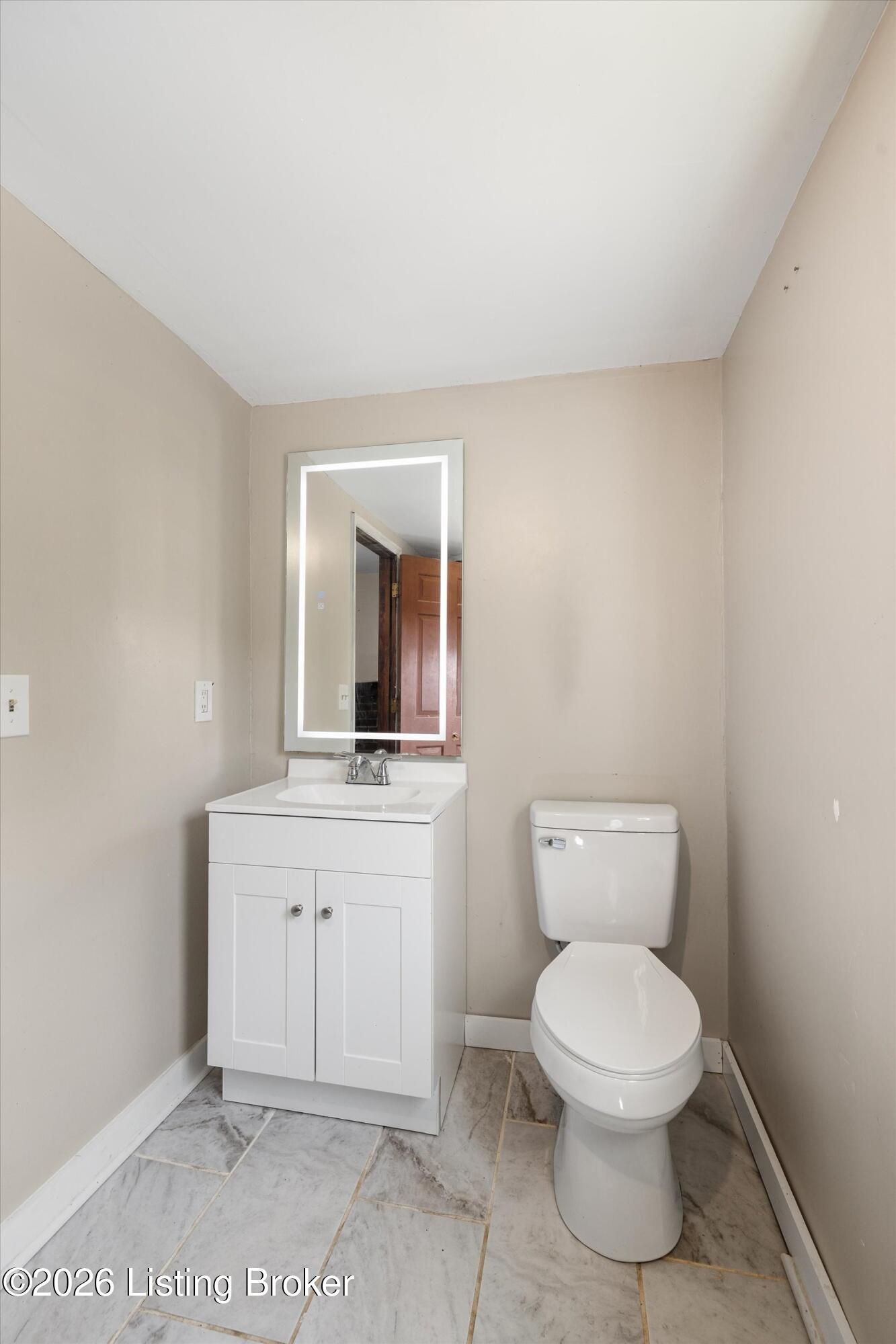 236 Lexington St Property Photo 39