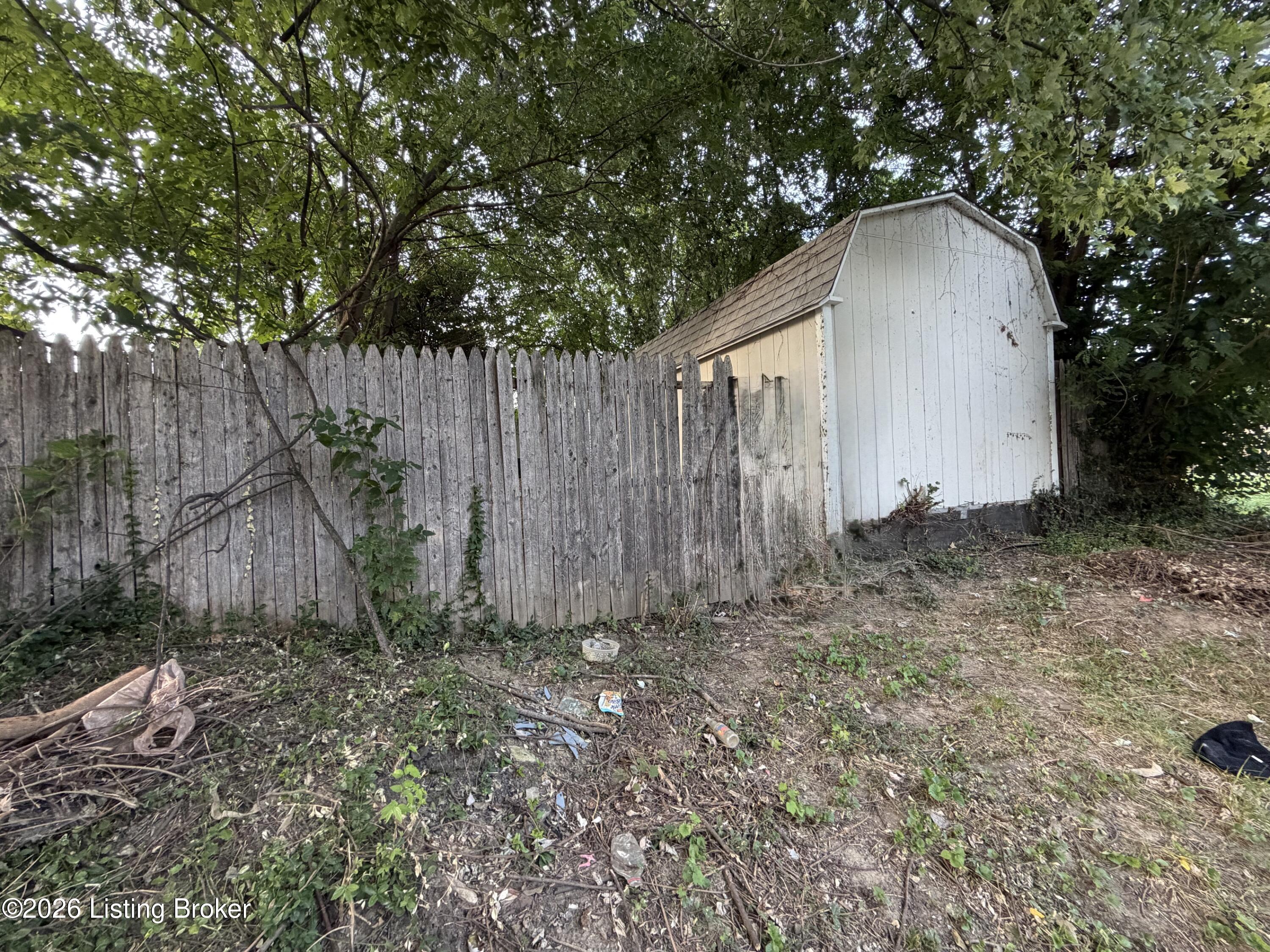 712 Camden Ave Property Photo 18