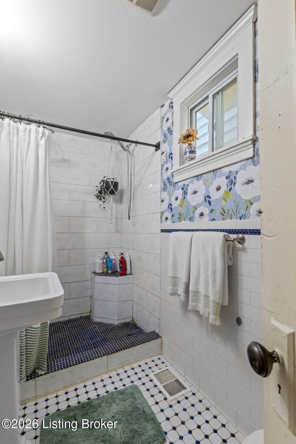 1210 Payne St Property Photo 19