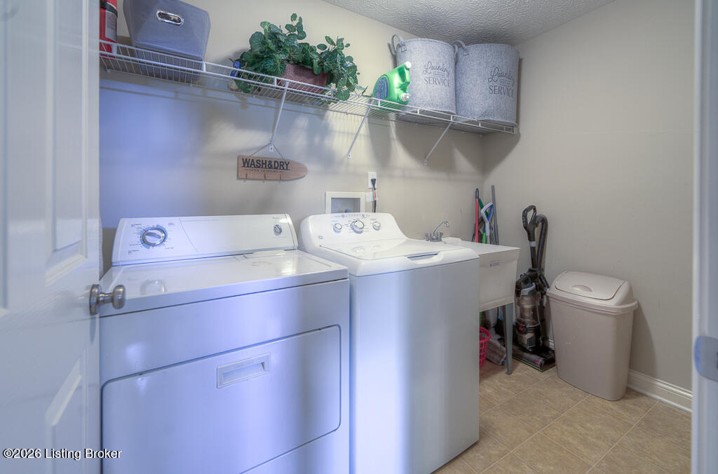 9411 Alex Ct Property Photo 28