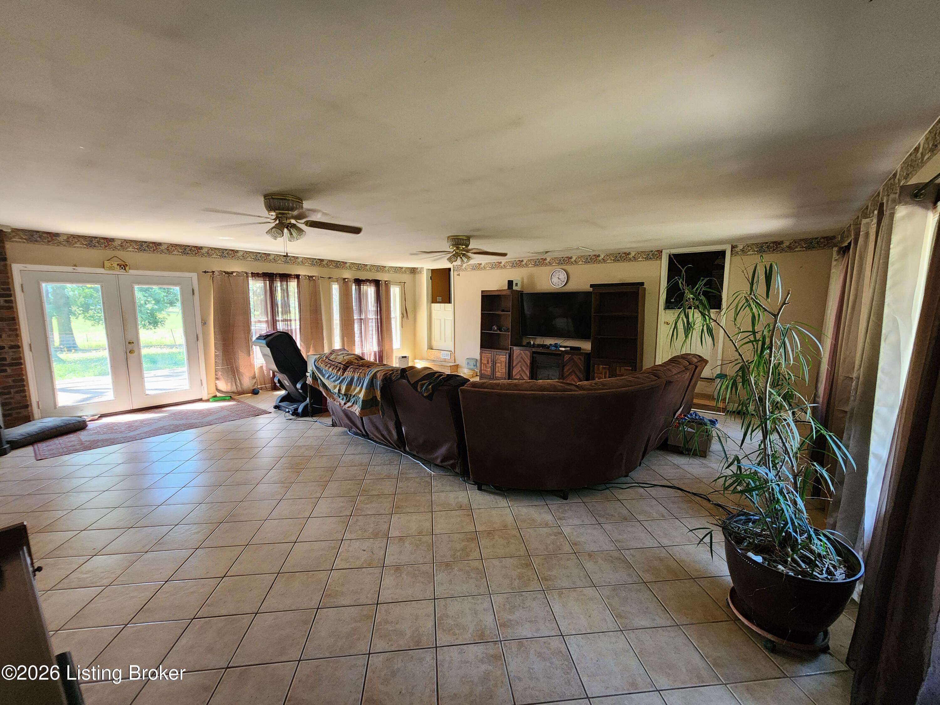 4359 Springfield Rd Property Photo 27