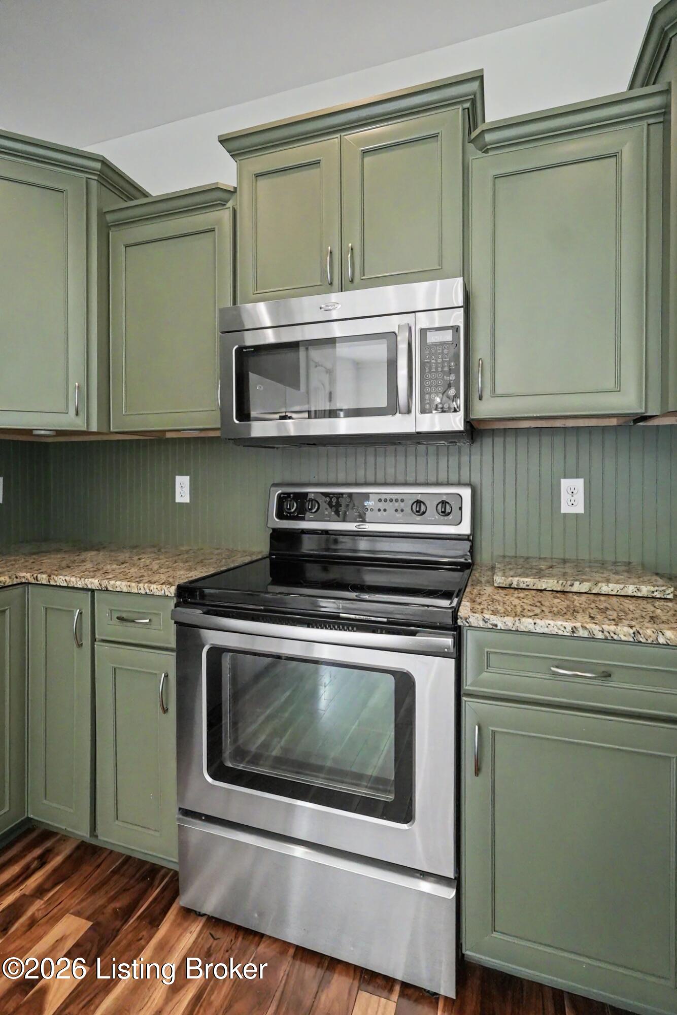 966 E Main St Property Photo 24