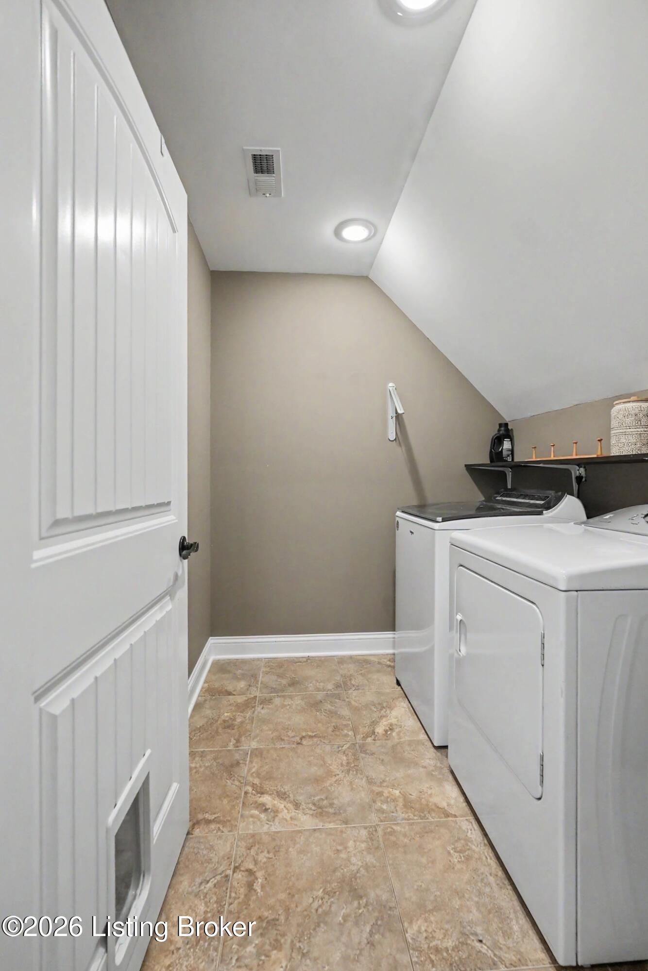 966 E Main St Property Photo 65