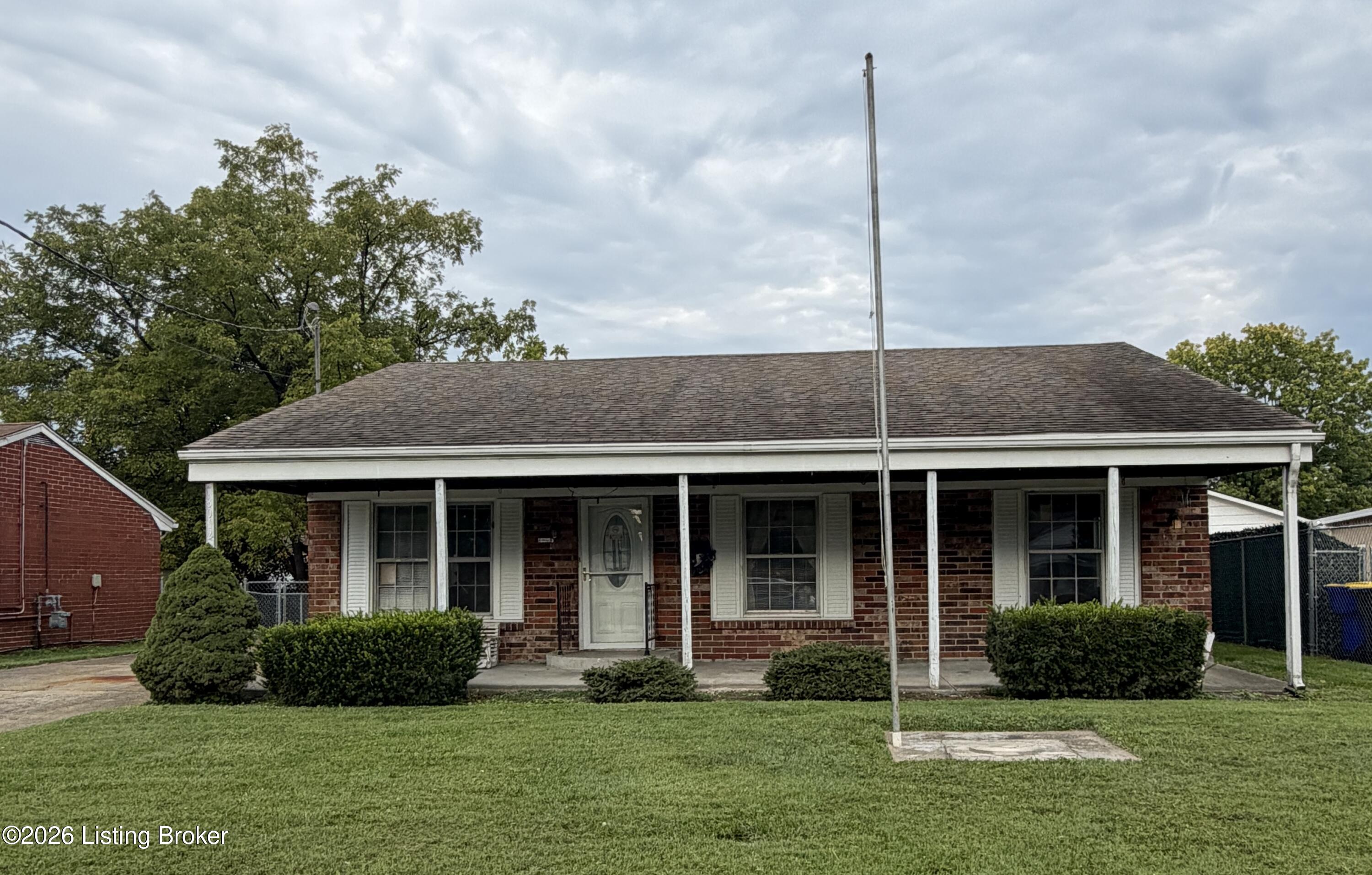 8012 Woodbury Dr Property Photo 1
