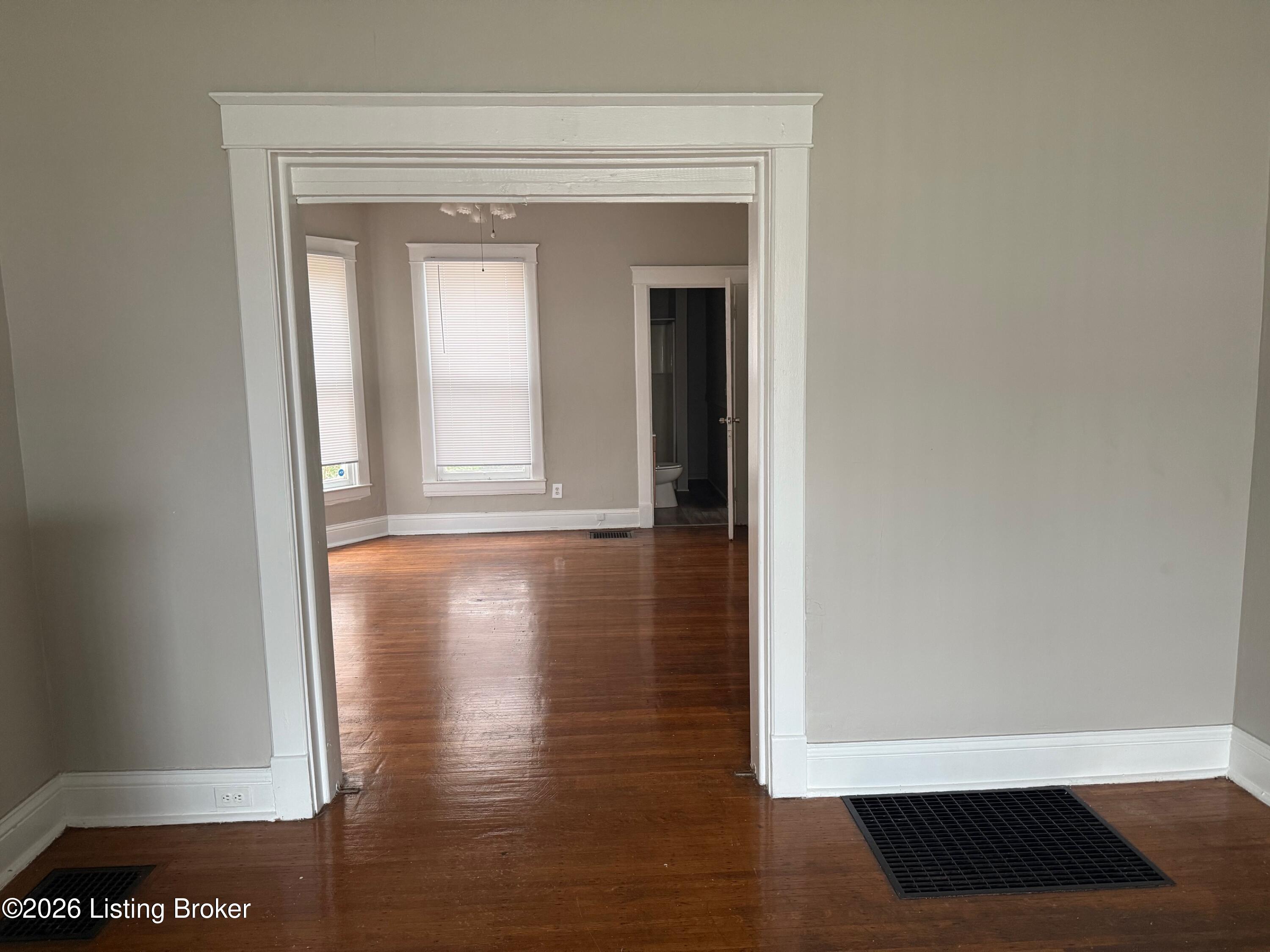 736 Dearborn Ave Property Photo 4