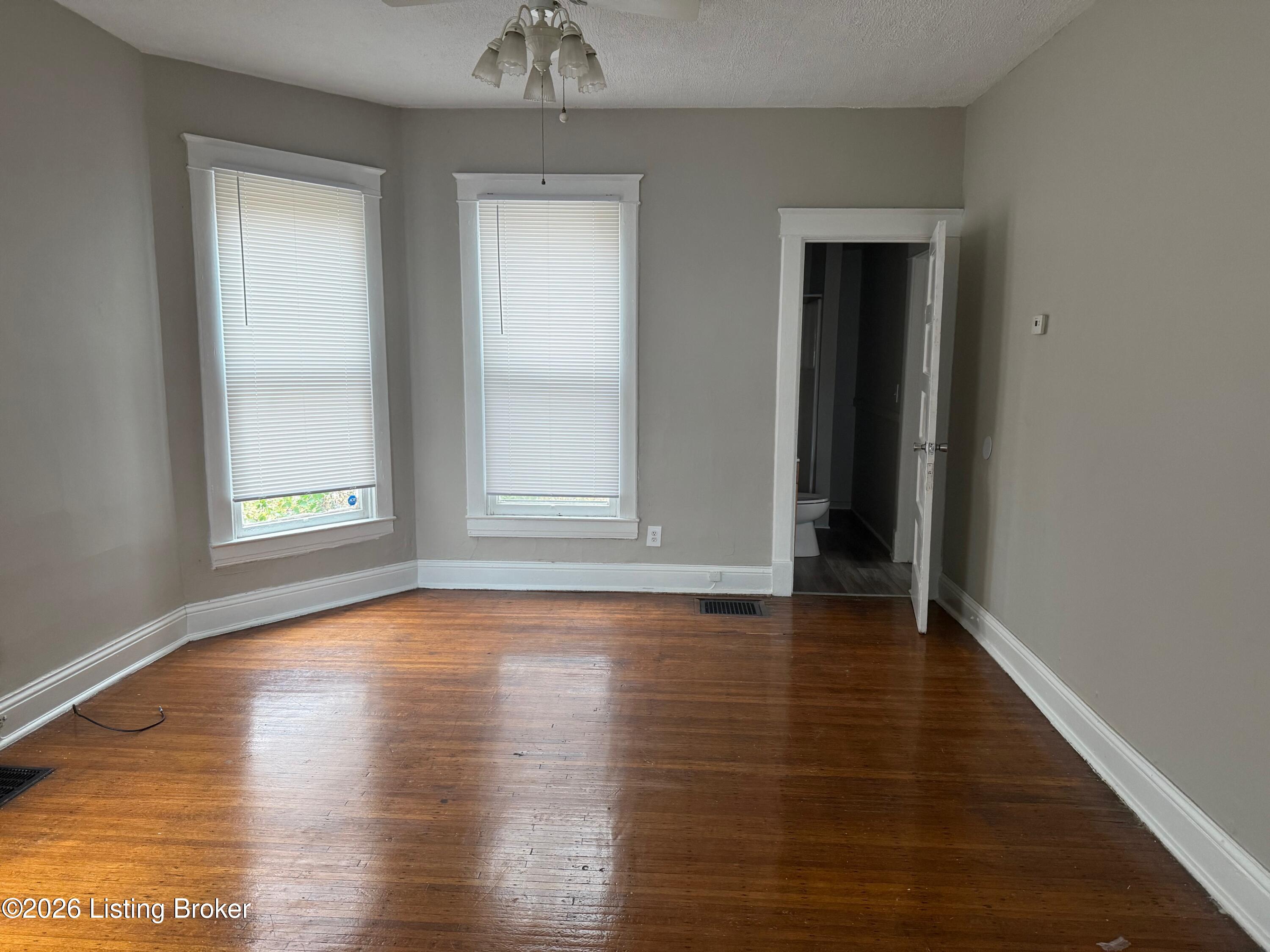 736 Dearborn Ave Property Photo 5