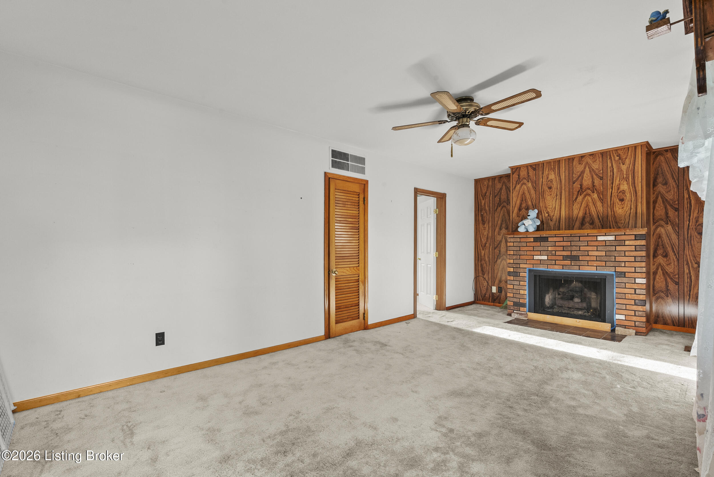 144 Harris Dr Property Photo 6