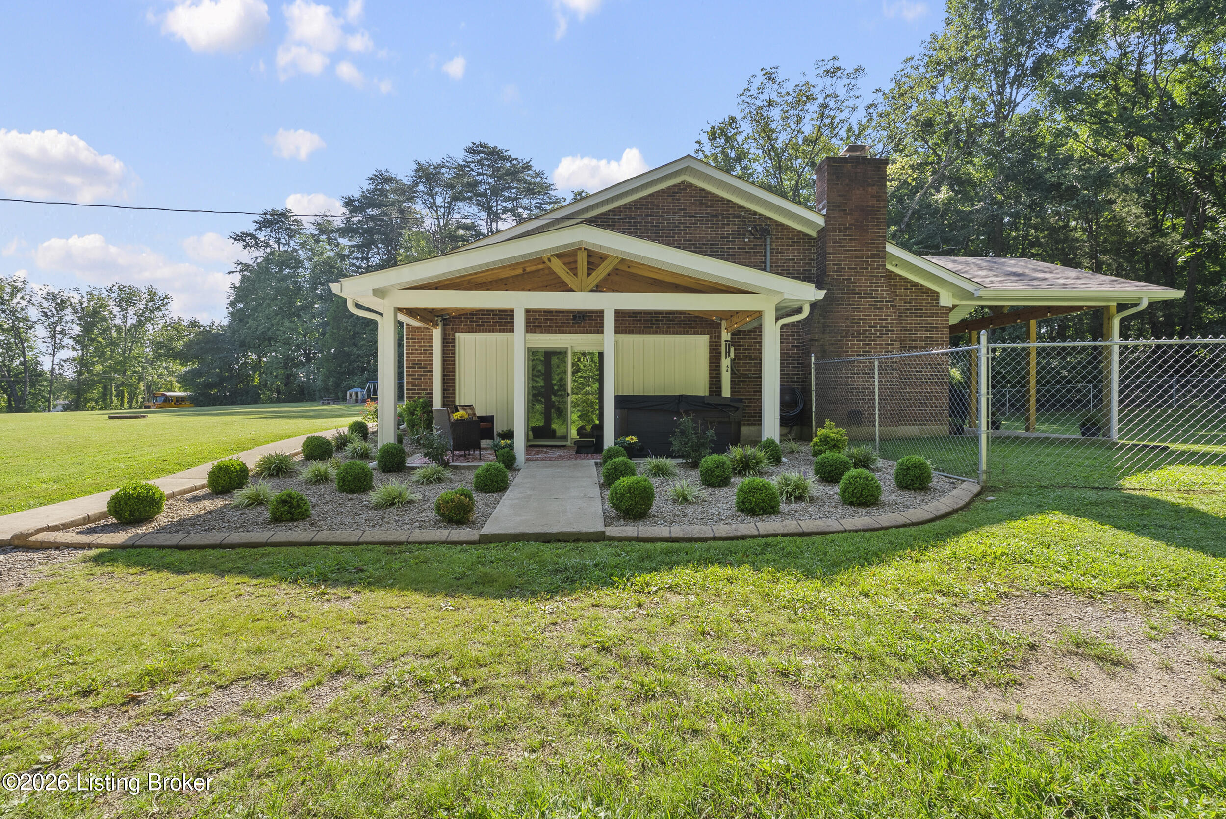 191 Briarway Dr Property Photo 3
