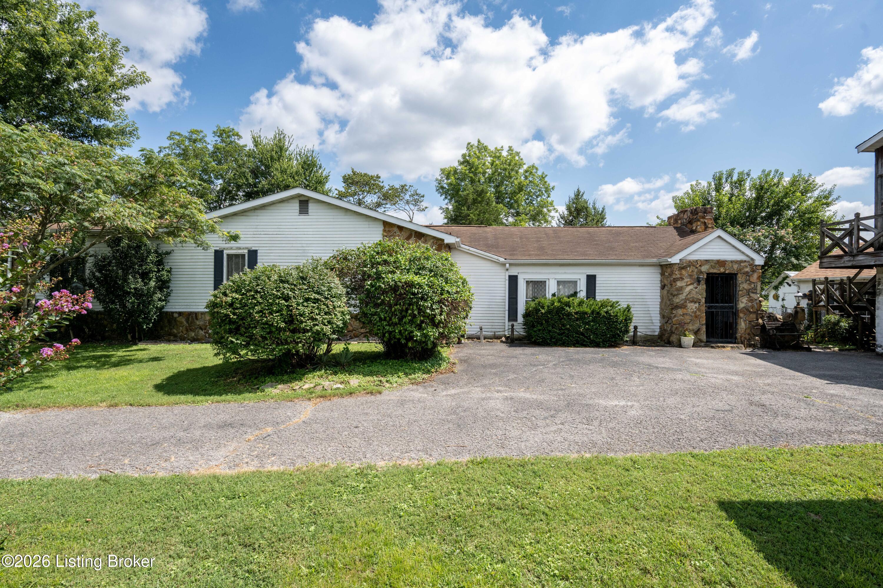 4678 Duffy Rd Property Photo 1