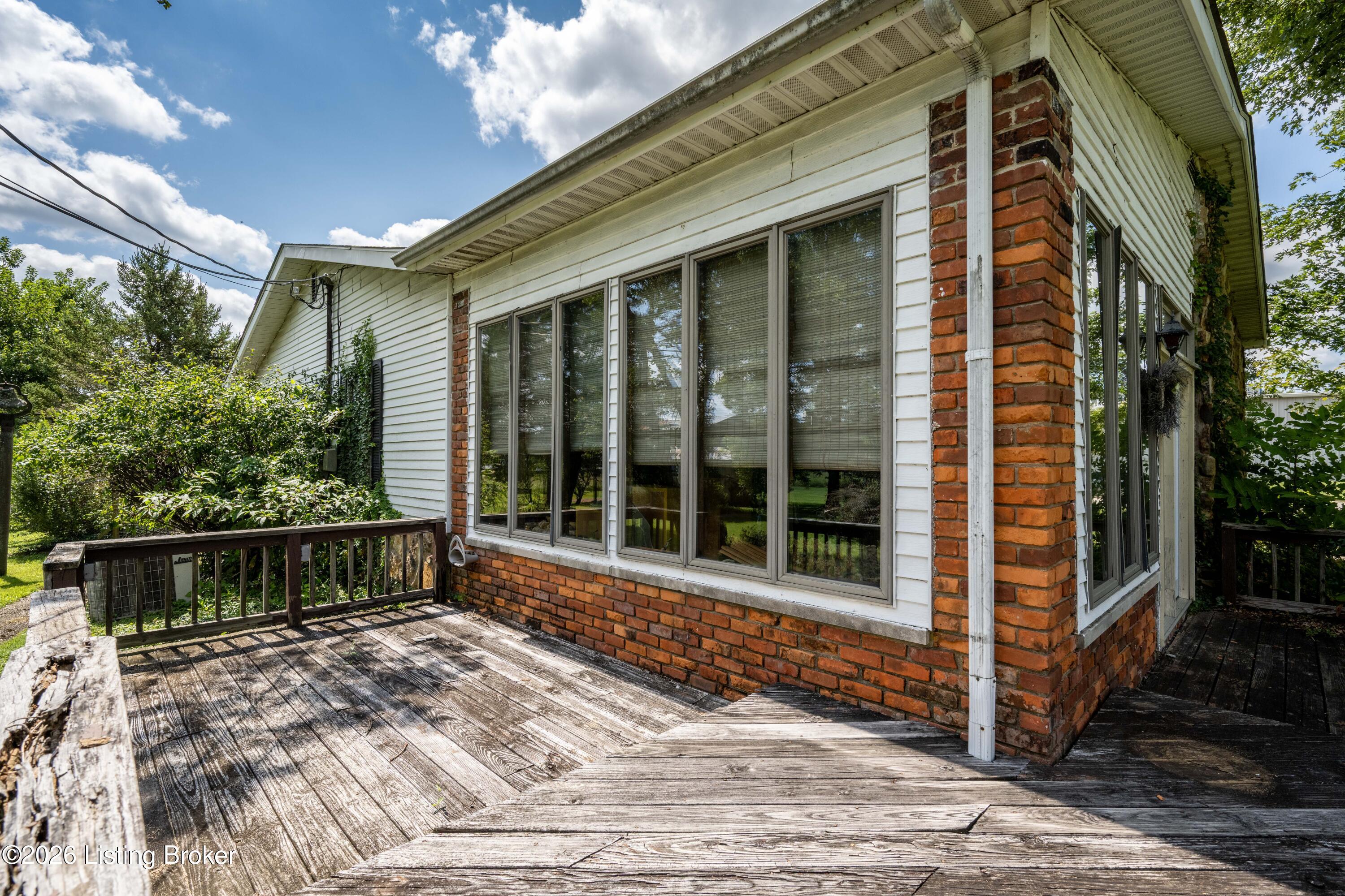4678 Duffy Rd Property Photo 10