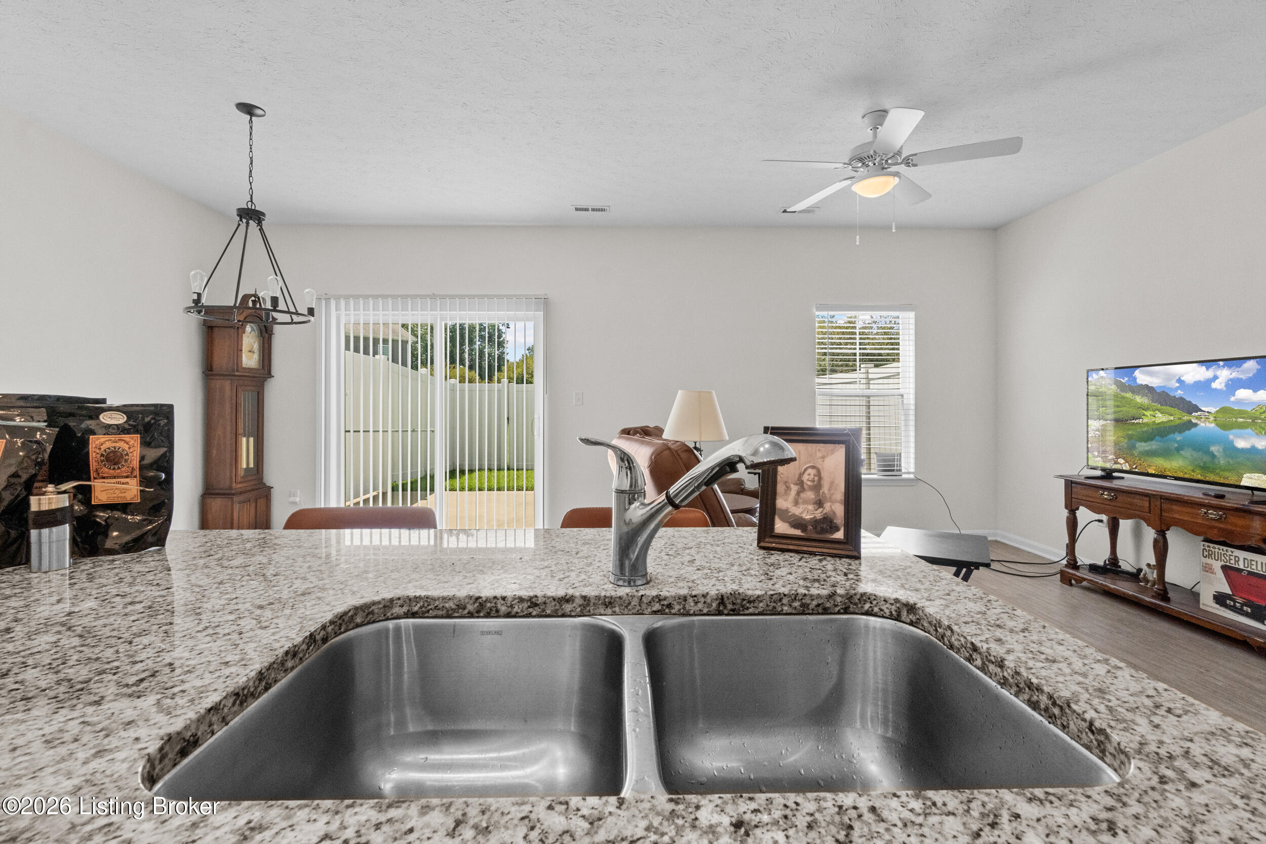 6122 Goalby Dr Property Photo 11