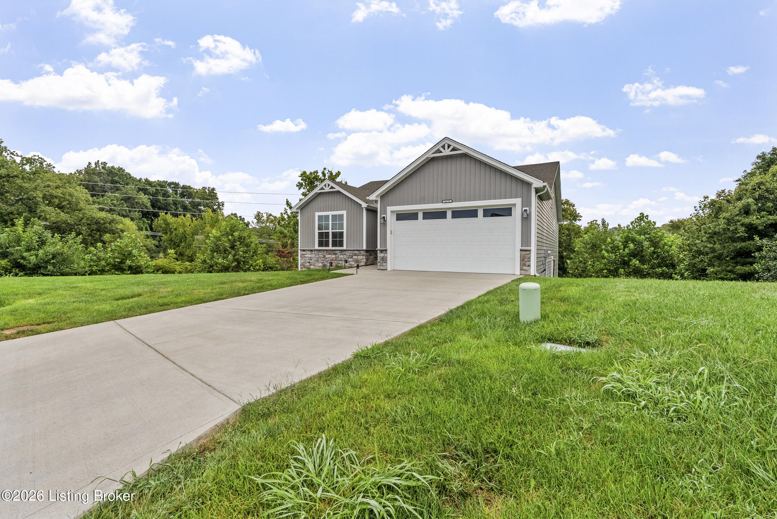 6310 Larkgrove Dr Property Photo 3