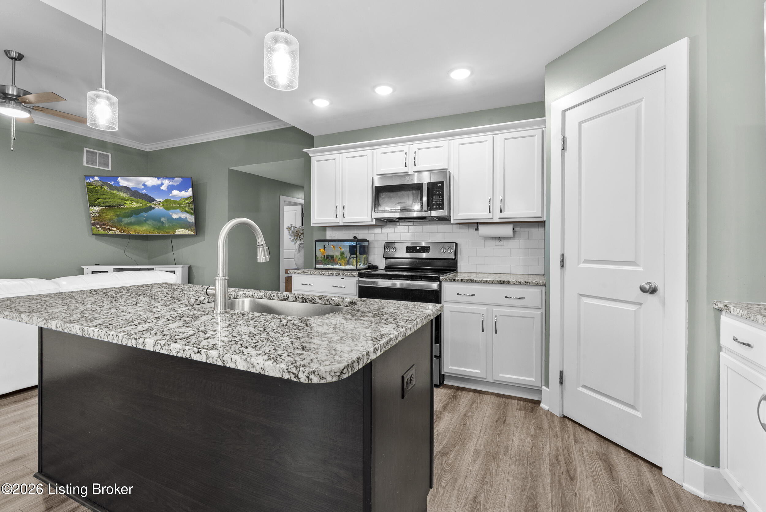 6310 Larkgrove Dr Property Photo 24