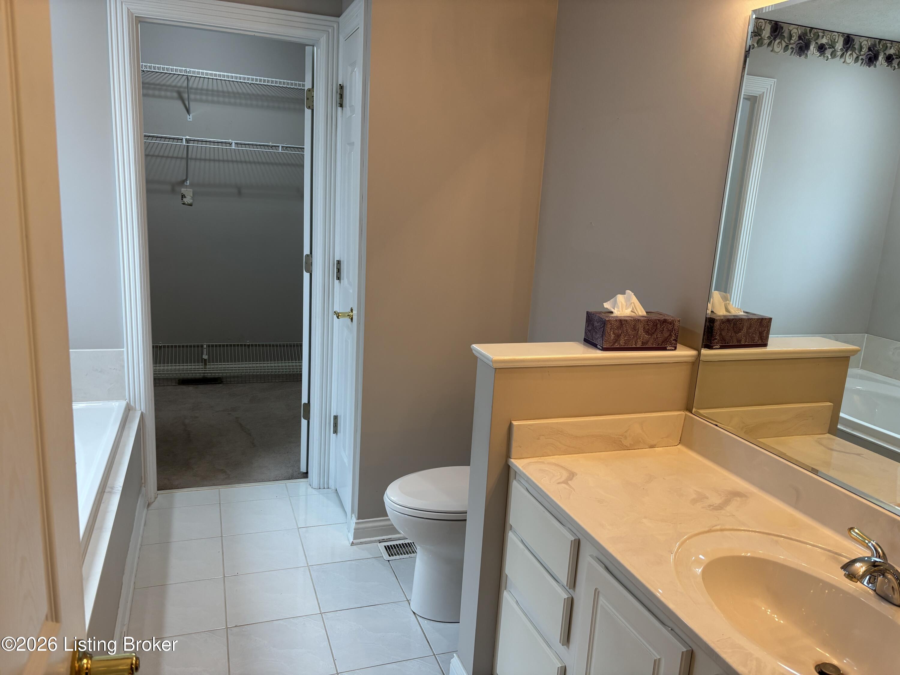 6406 Autumn Oak Way Property Photo 9