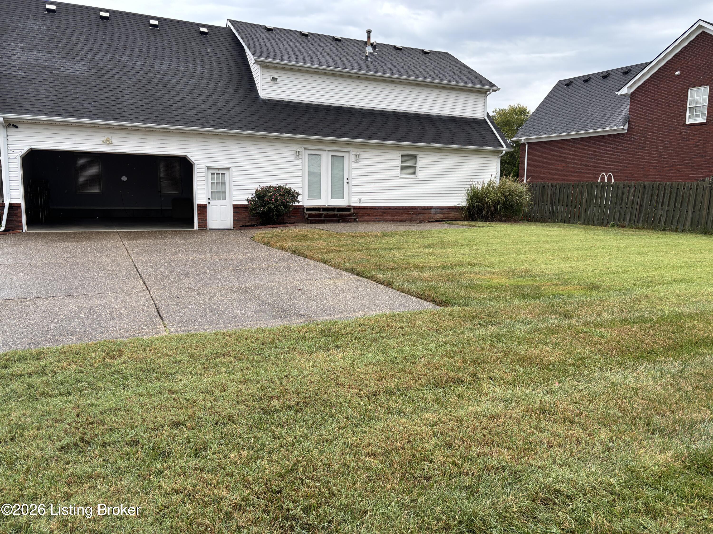 6406 Autumn Oak Way Property Photo 12