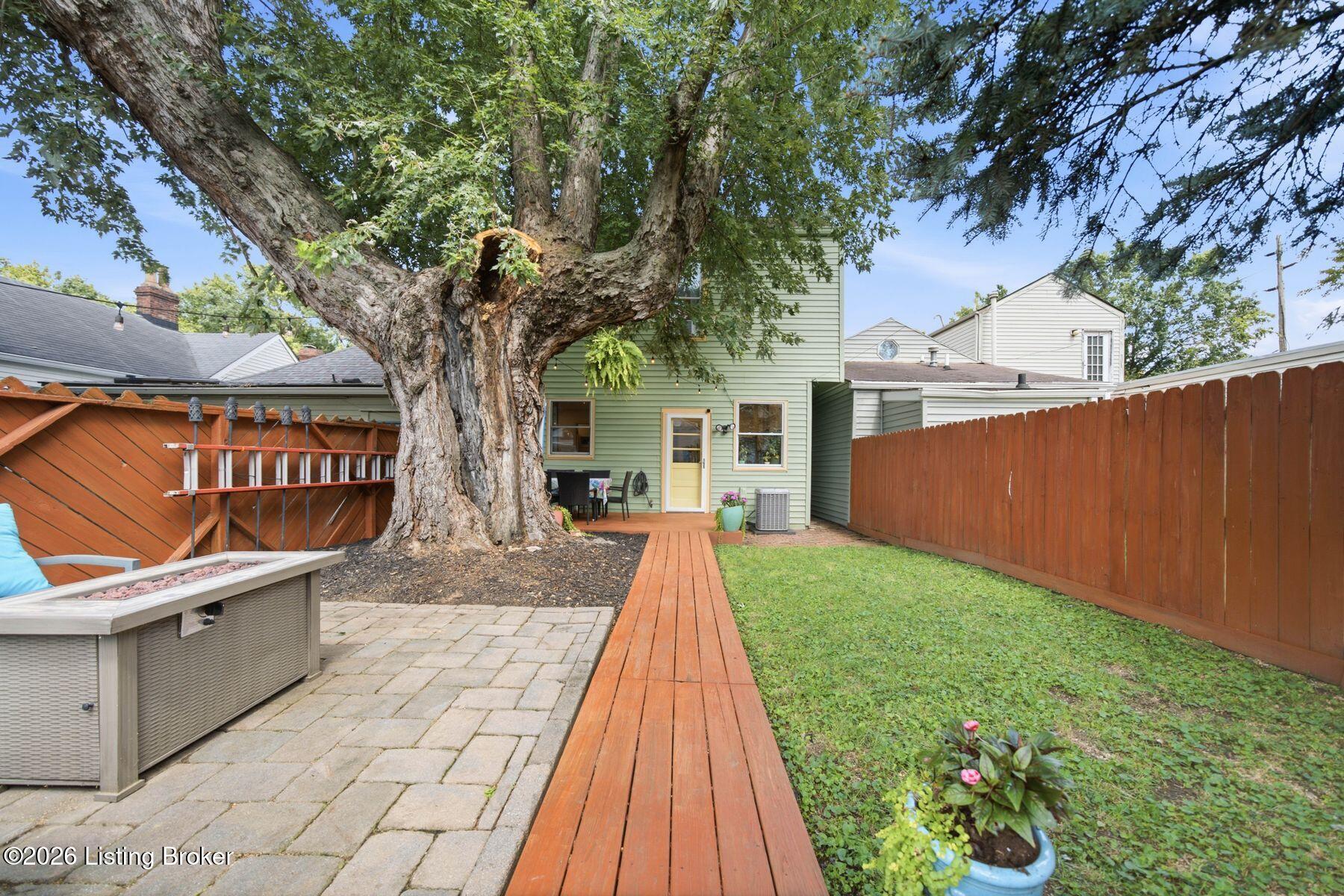 1326 E Breckinridge St Property Photo 23