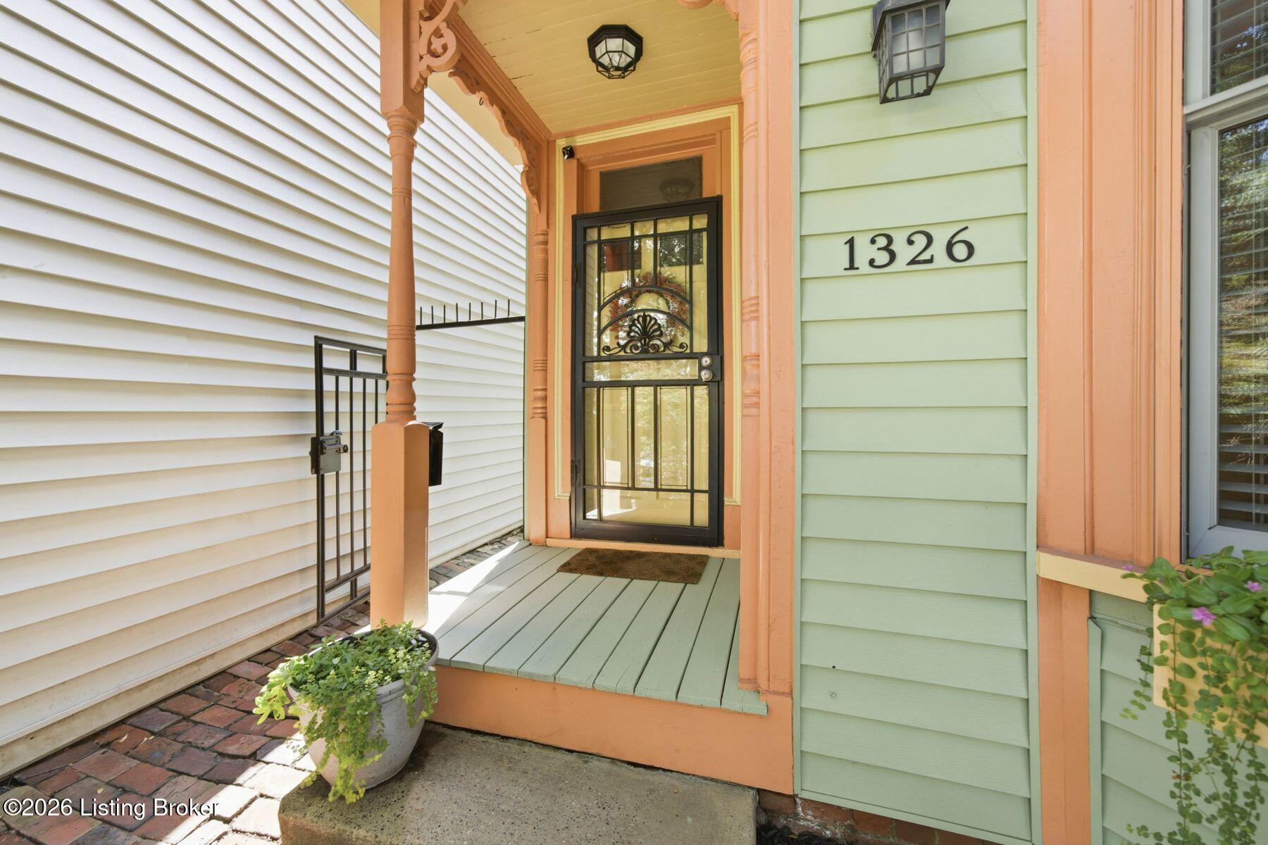 1326 E Breckinridge St Property Photo 34
