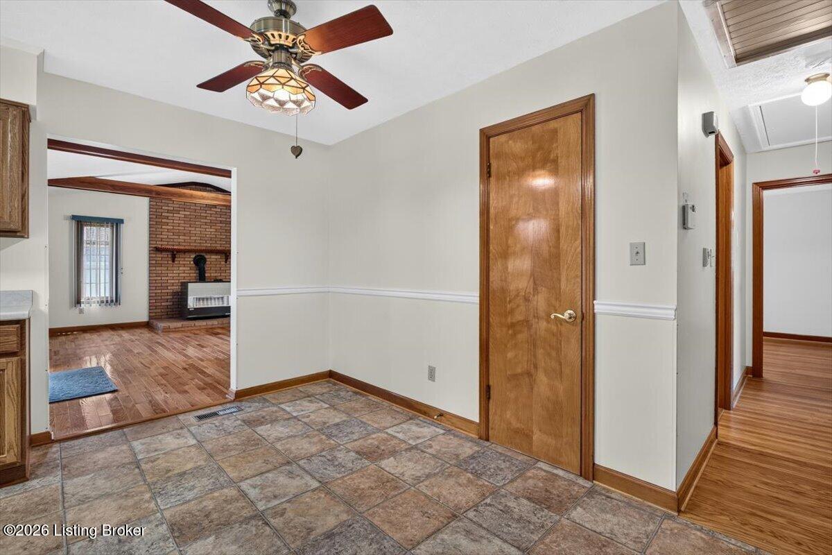 7306 Lorenzo Ln Property Photo 8