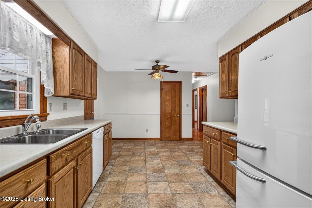 7306 Lorenzo Ln Property Photo 12