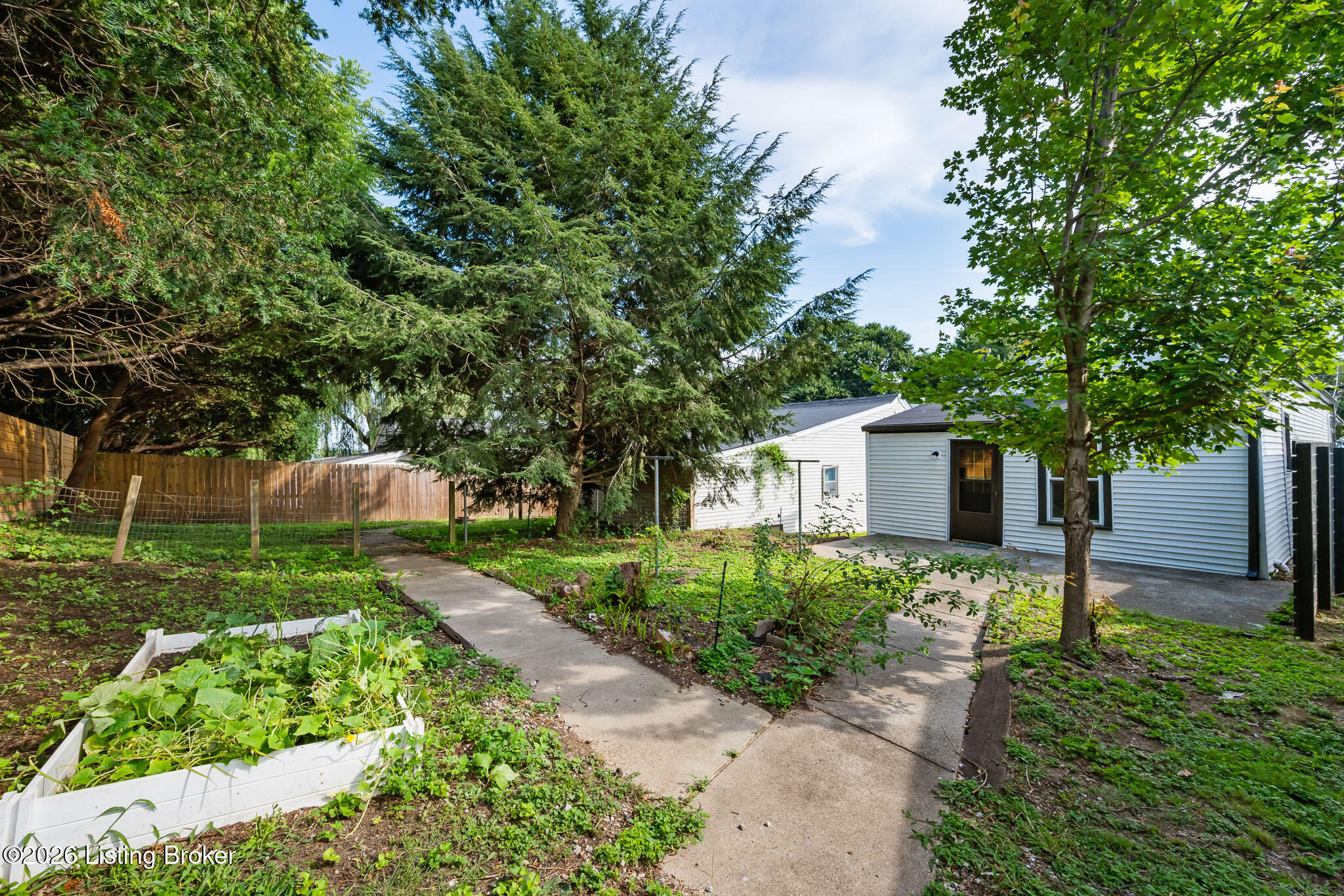 248 Thompson Ave Property Photo 29