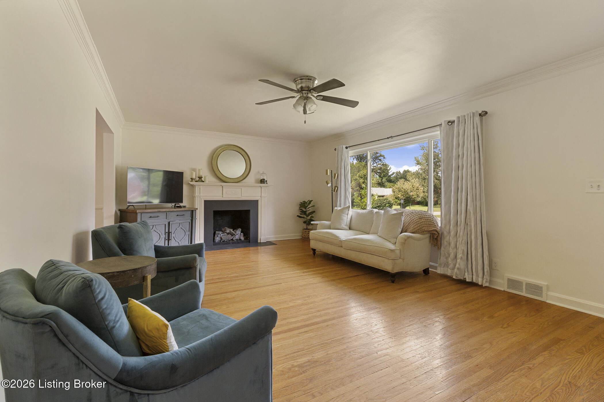 8800 Charing Cross Rd Property Photo 6