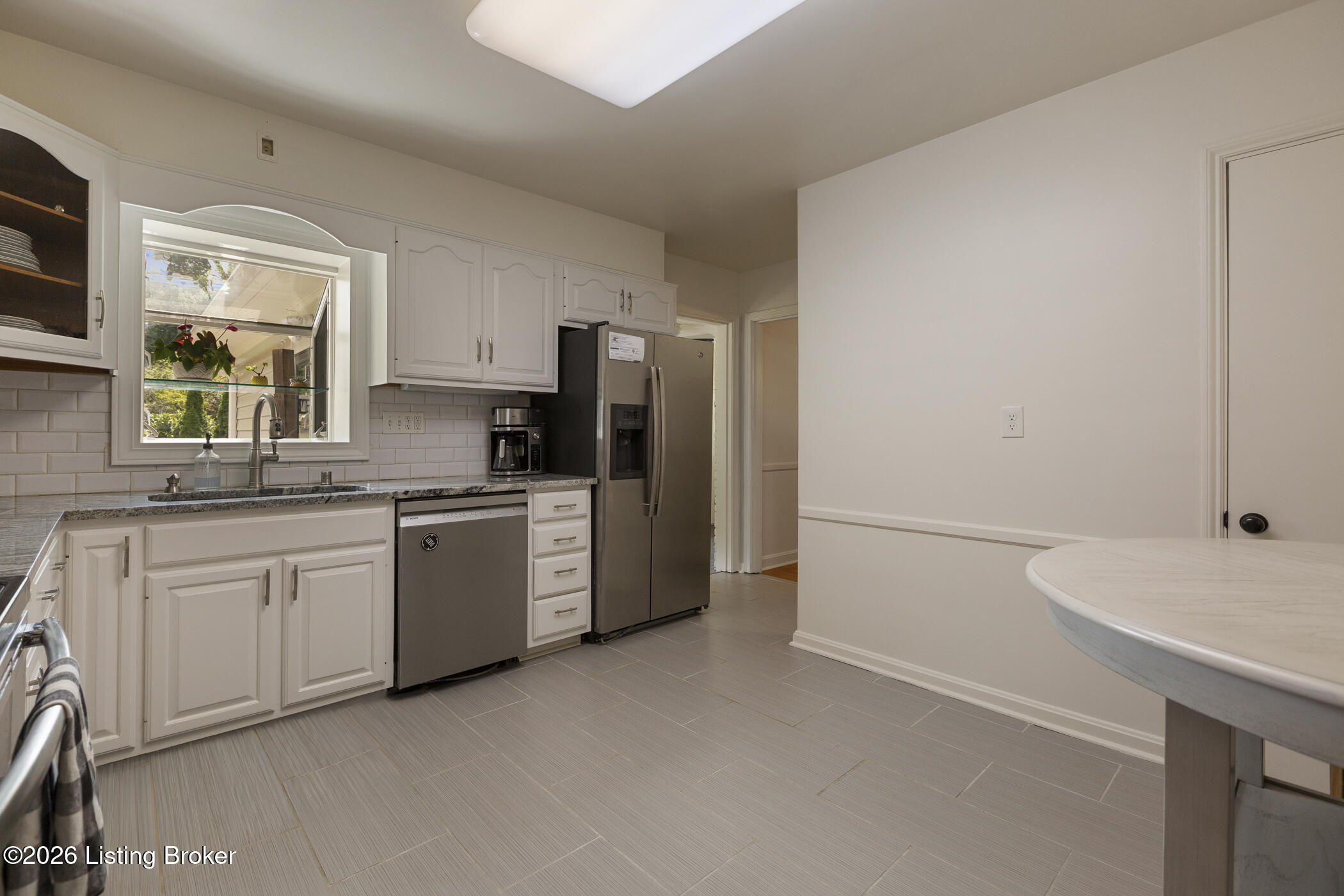 8800 Charing Cross Rd Property Photo 11