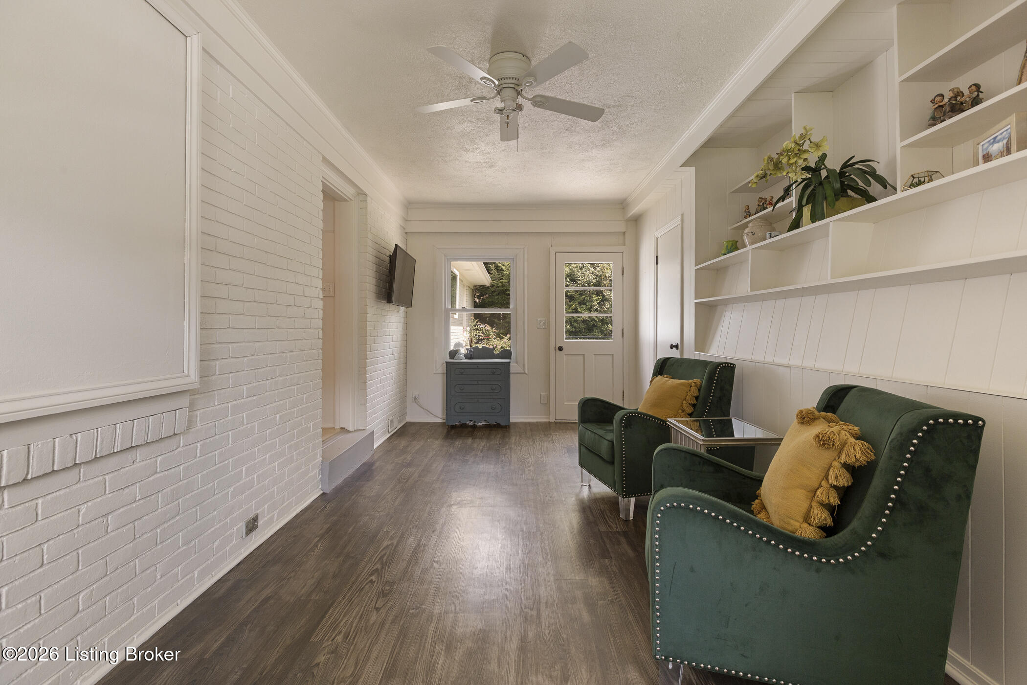 8800 Charing Cross Rd Property Photo 12