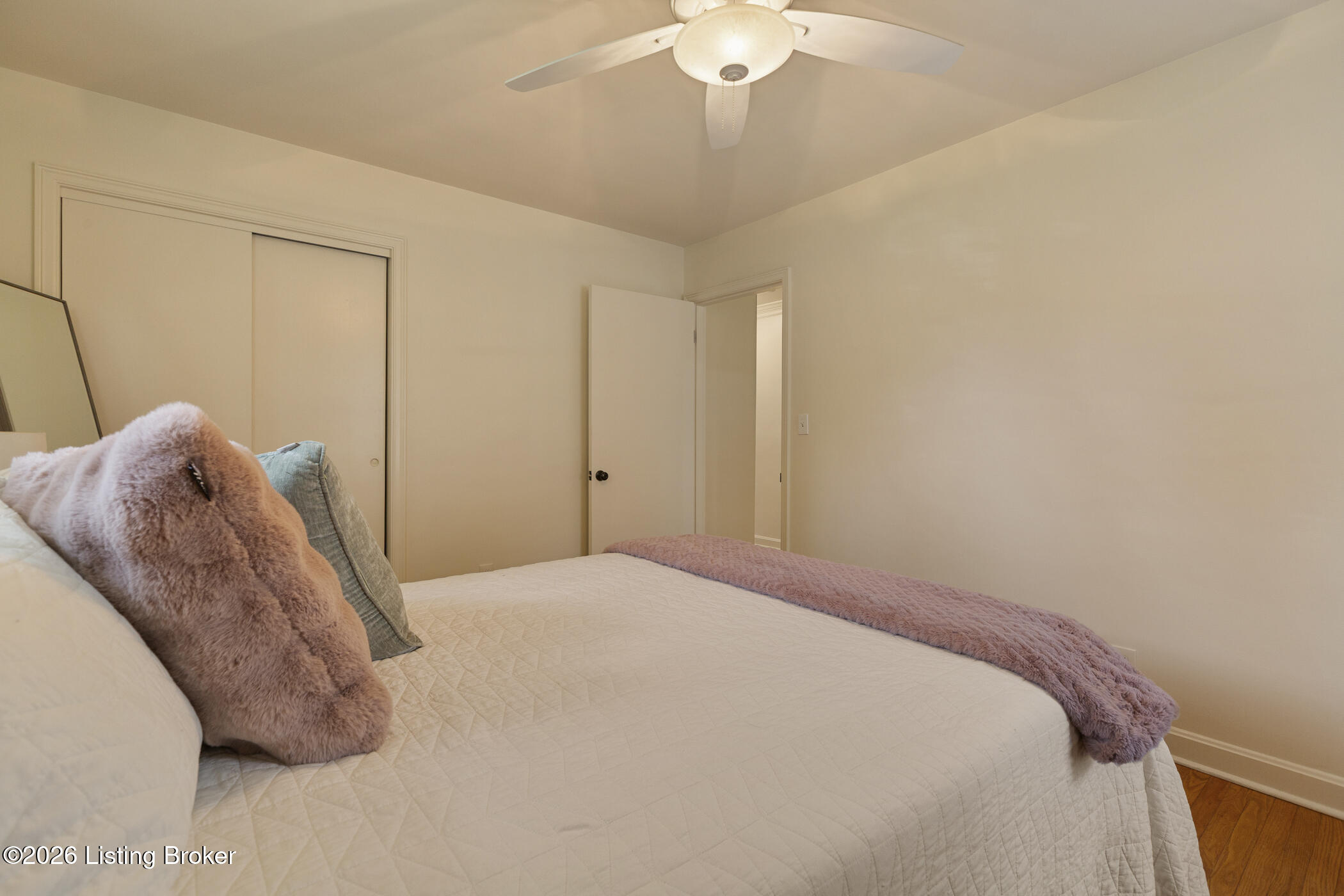 8800 Charing Cross Rd Property Photo 20