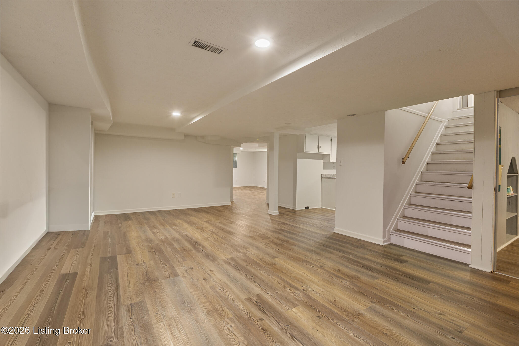 8800 Charing Cross Rd Property Photo 23