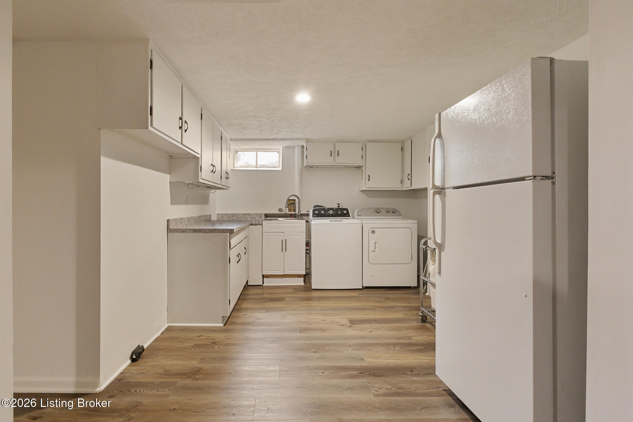 8800 Charing Cross Rd Property Photo 24