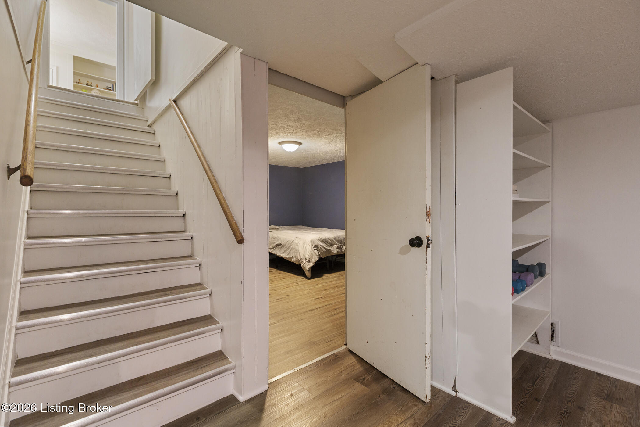 8800 Charing Cross Rd Property Photo 29